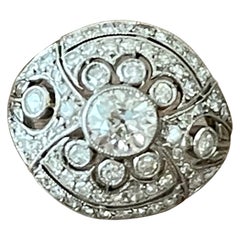 Anello Bombé edoardiano in platino con diamanti