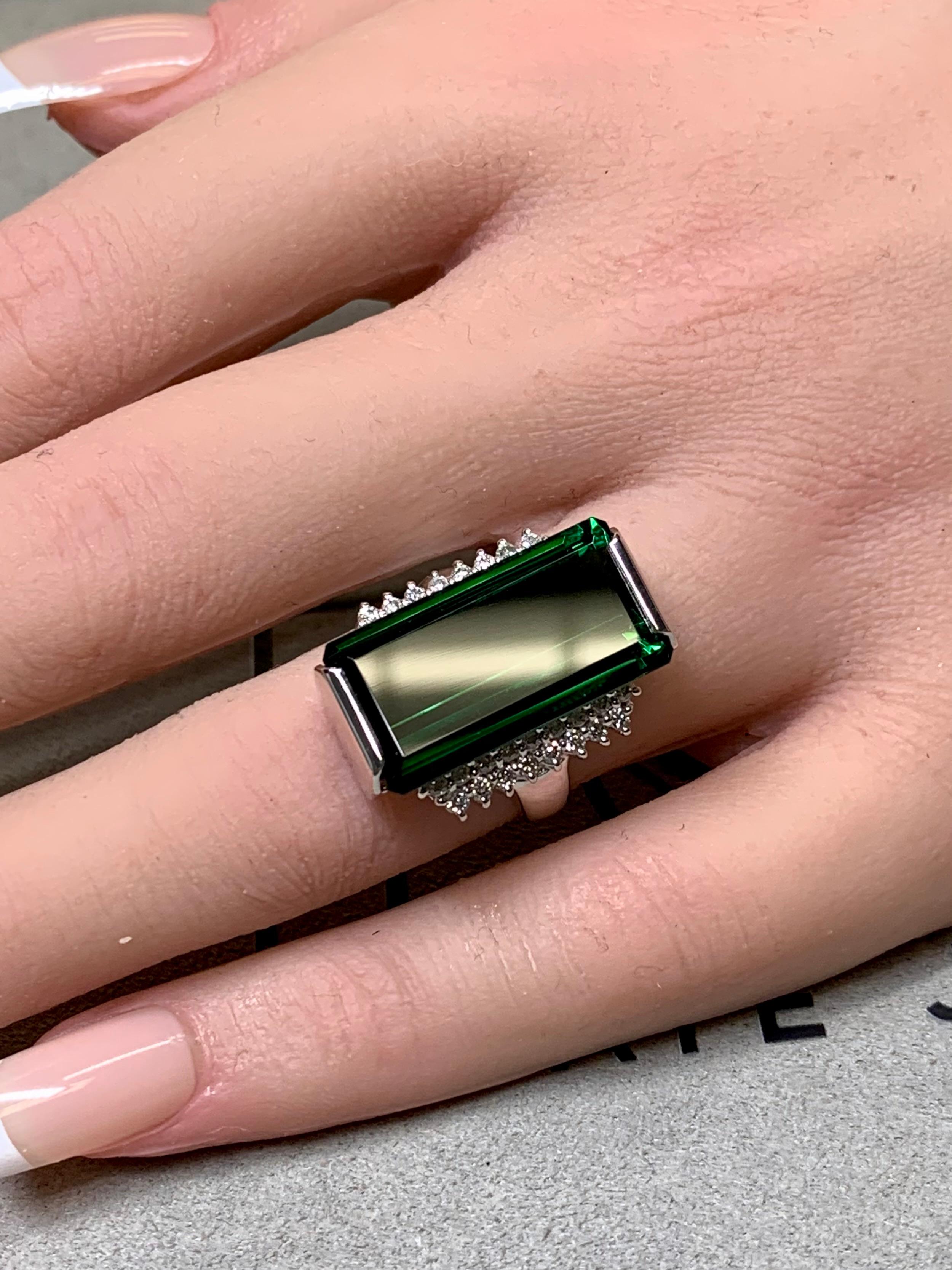 Bague cocktail en platine avec tourmaline verte à taille allongée et diamant 12.36ctw en vente 4