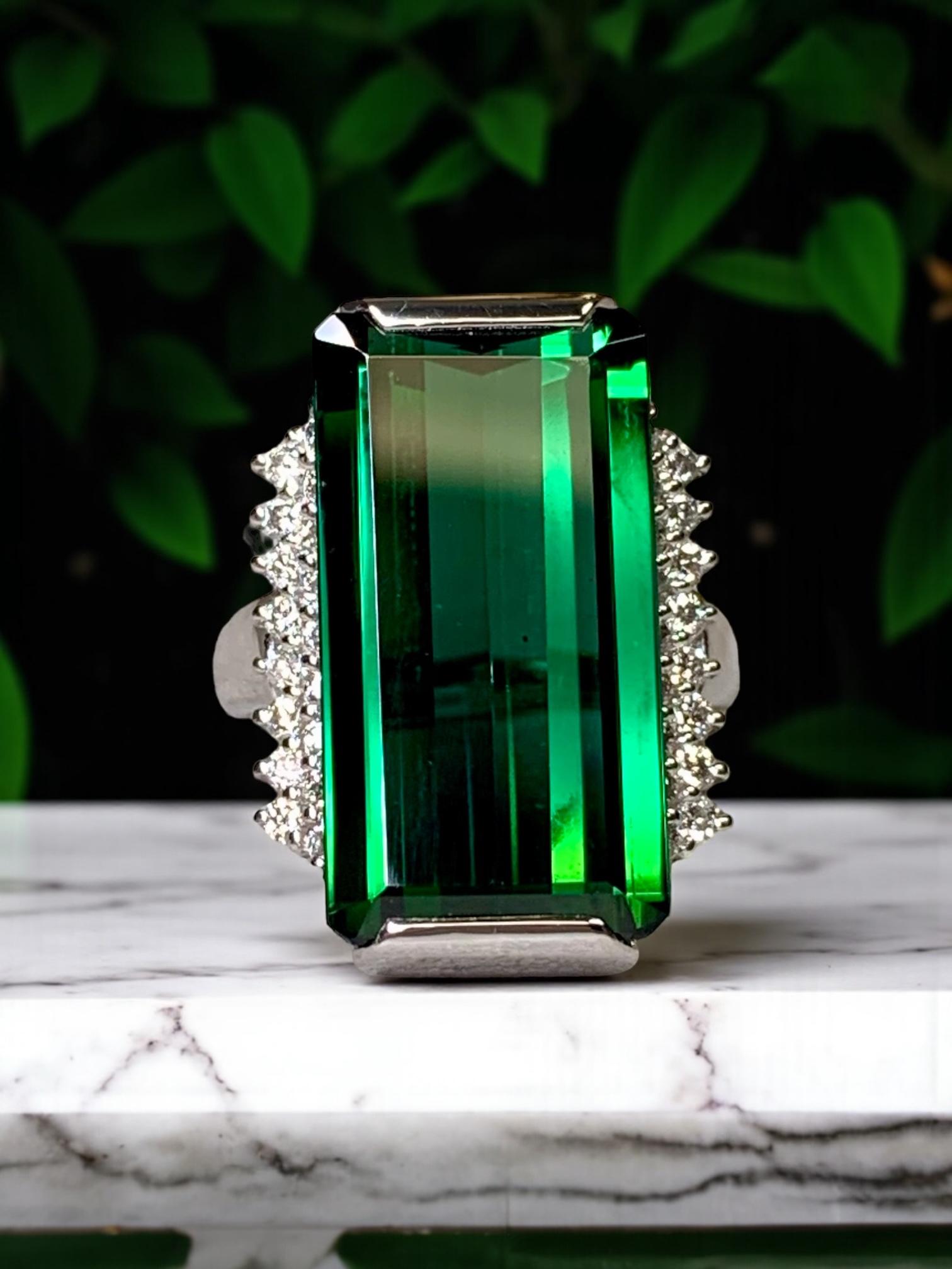Bague cocktail en platine avec tourmaline verte à taille allongée et diamant 12.36ctw en vente 6