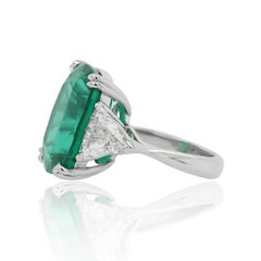 Platinum Emerald 15.85 Carat Ring with GIA Certified Stone