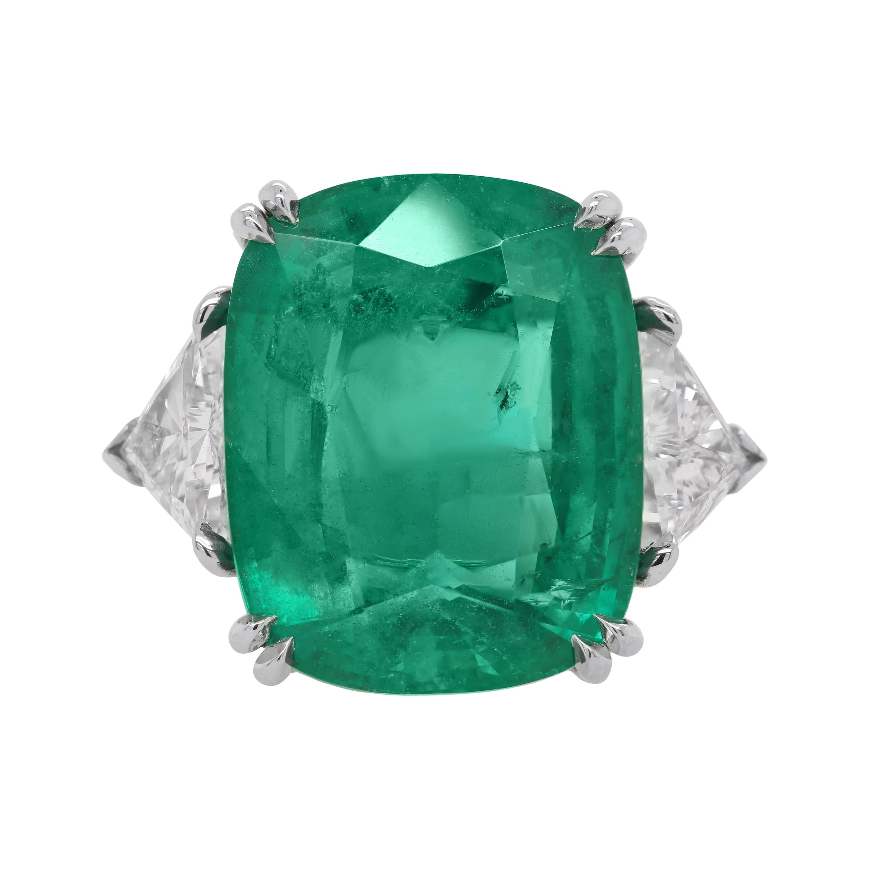 Platinum Emerald 15.85 Carat Ring with GIA Certified Stone For Sale