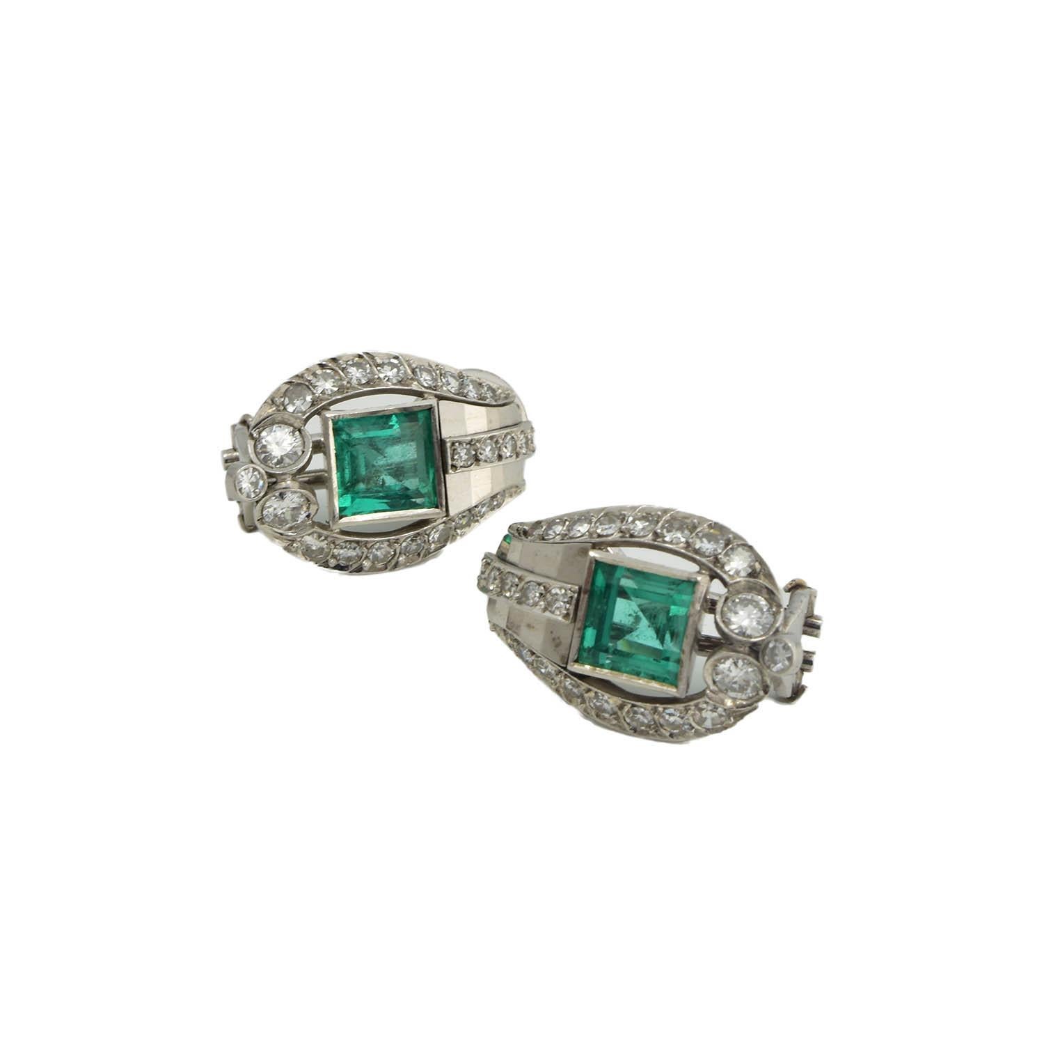 Platinum Emerald and Diamond Clip Earrings In Excellent Condition In Miami, FL