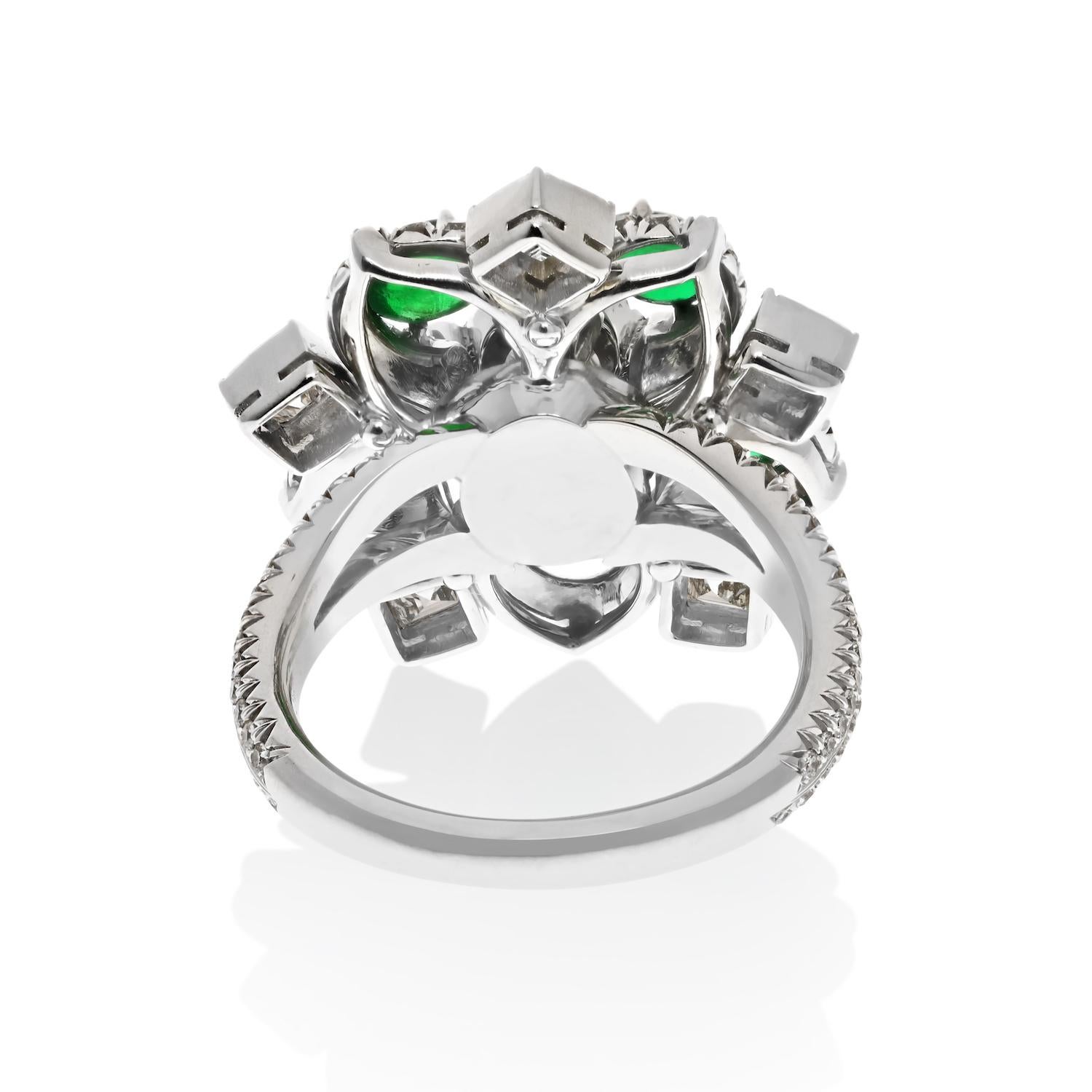 Platinum Emerald And Diamond Handmade Entourage Snowflake Flower Ring In New Condition For Sale In New York, NY