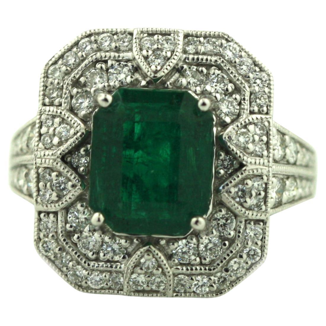 Platin-Ring mit Smaragd und Diamant  