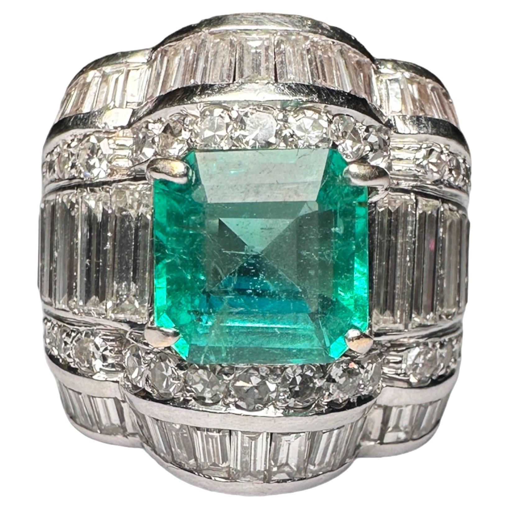 Platinum emerald and diamonds ring  For Sale