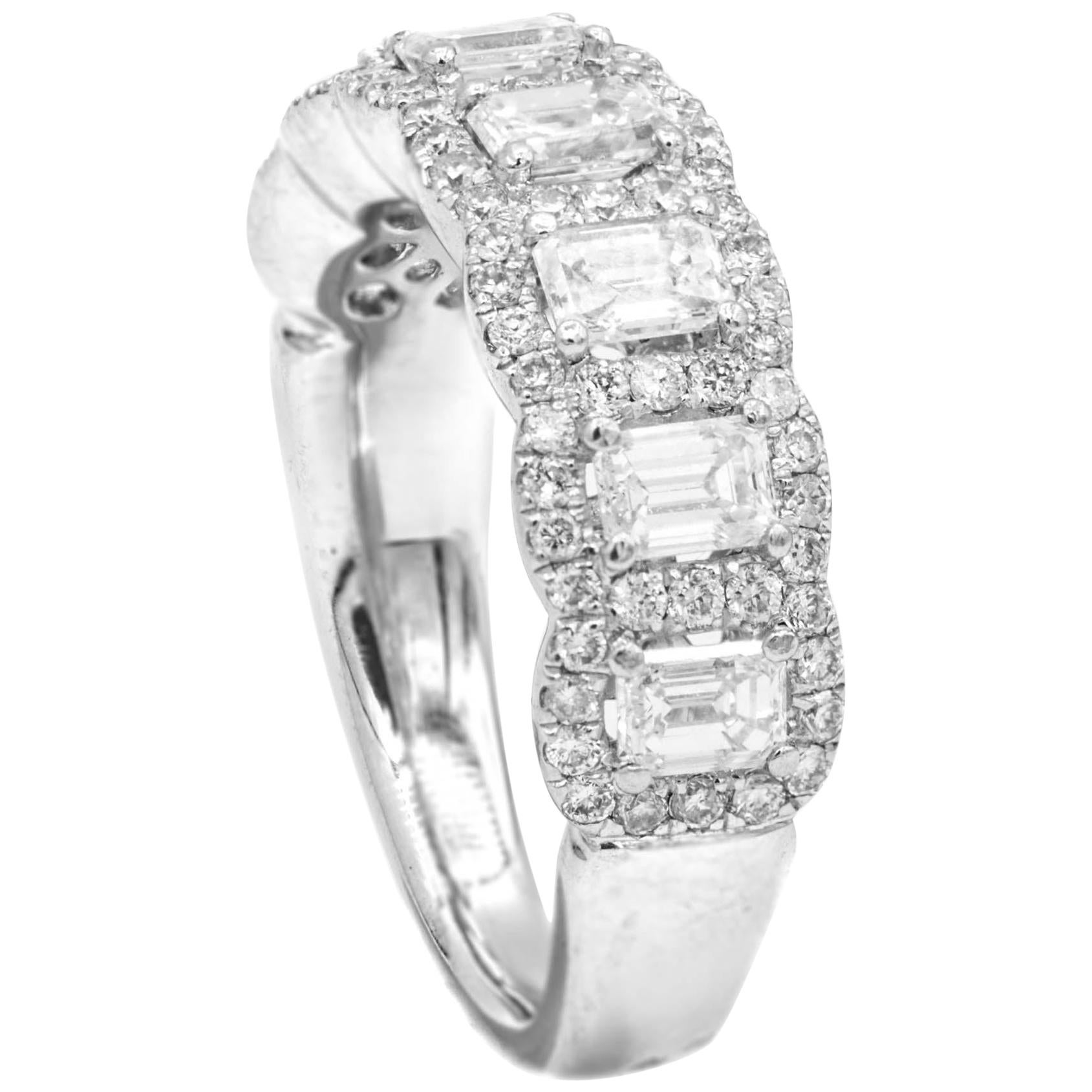 Platin Platin-Diamantband mit Smaragdschliff