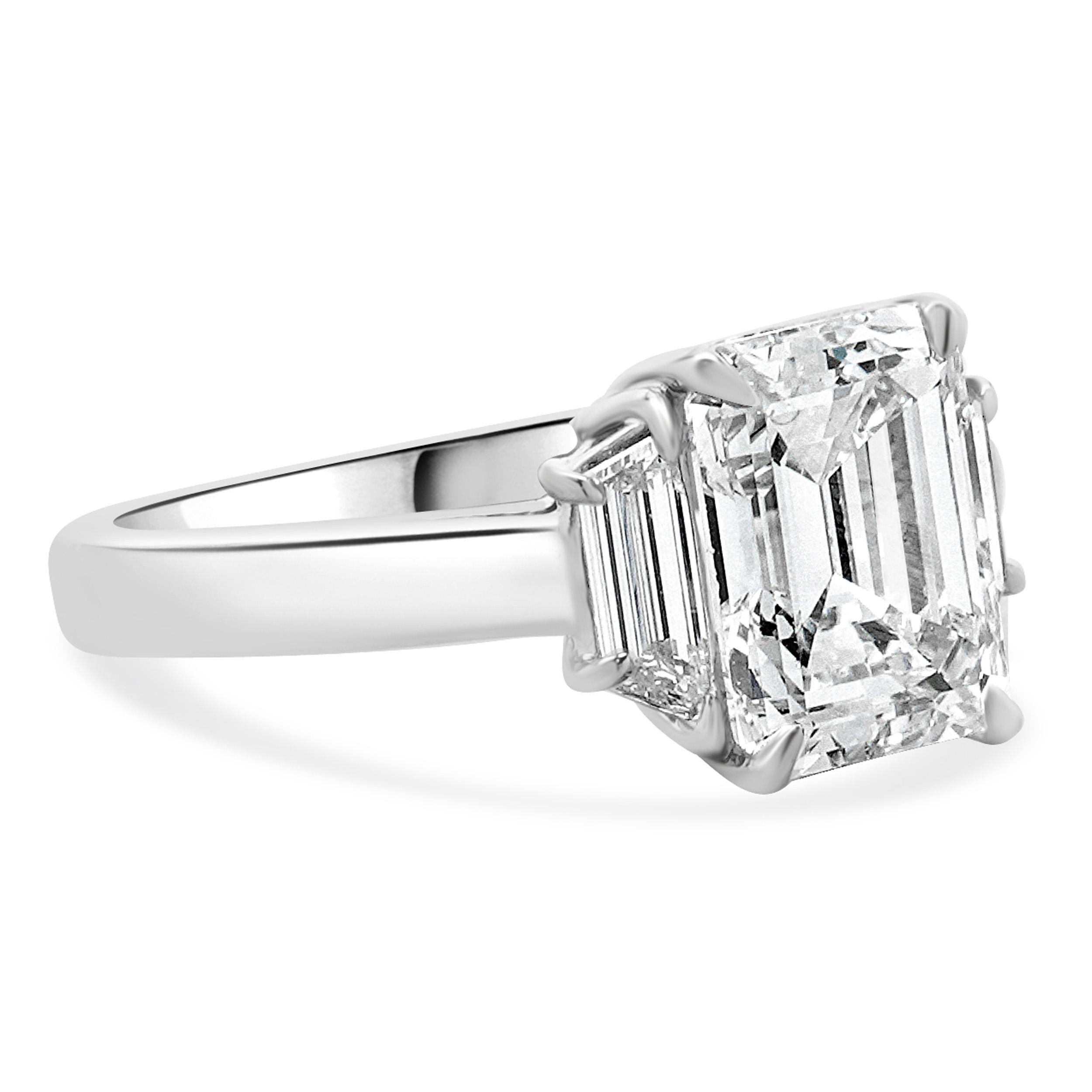 Platinum Emerald Cut Diamond Engagement Ring In Excellent Condition For Sale In Scottsdale, AZ