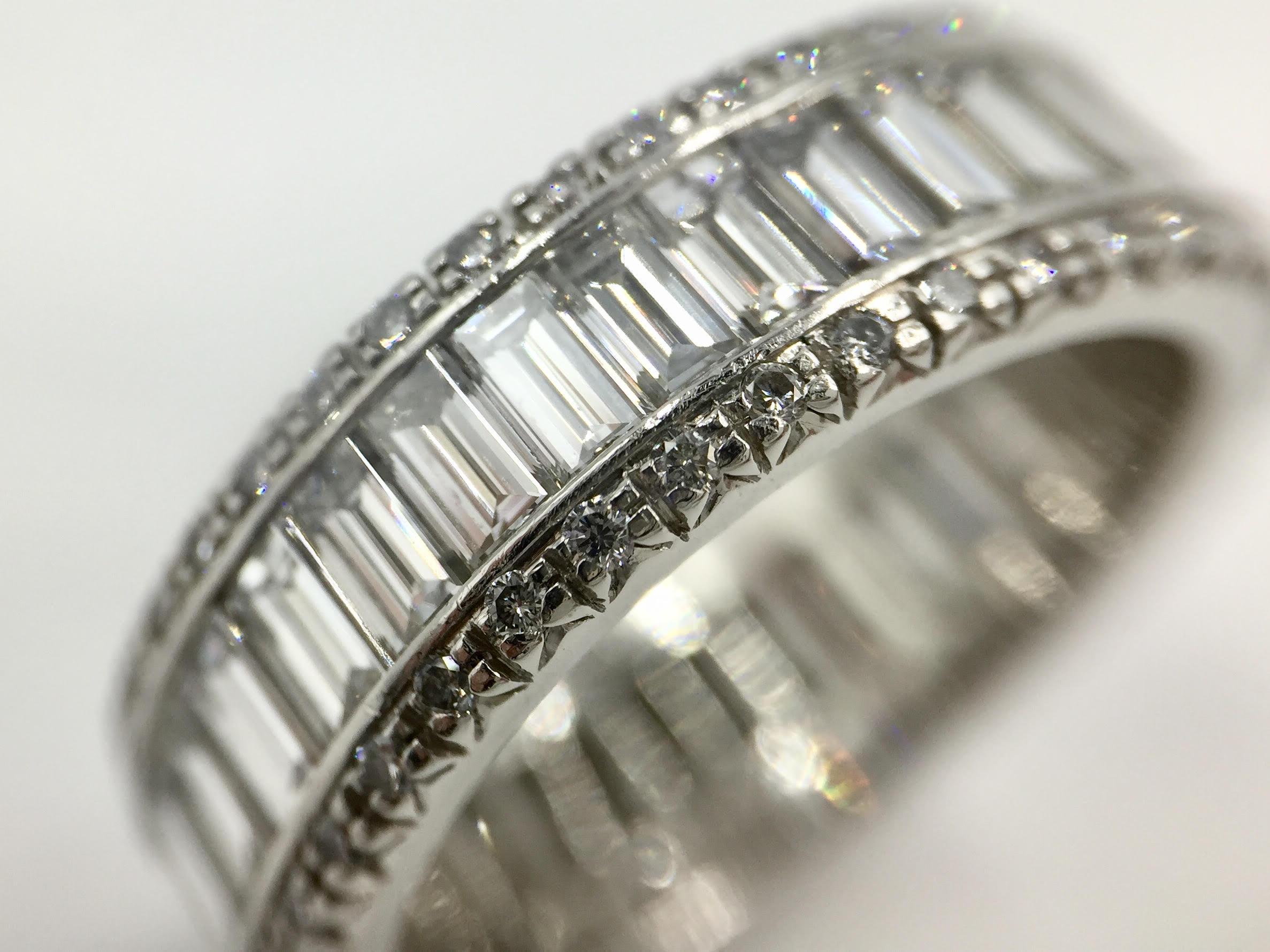 Contemporary Platinum Emerald Cut Diamond Eternity Band by Favero 4.91 Carat Total Weight For Sale