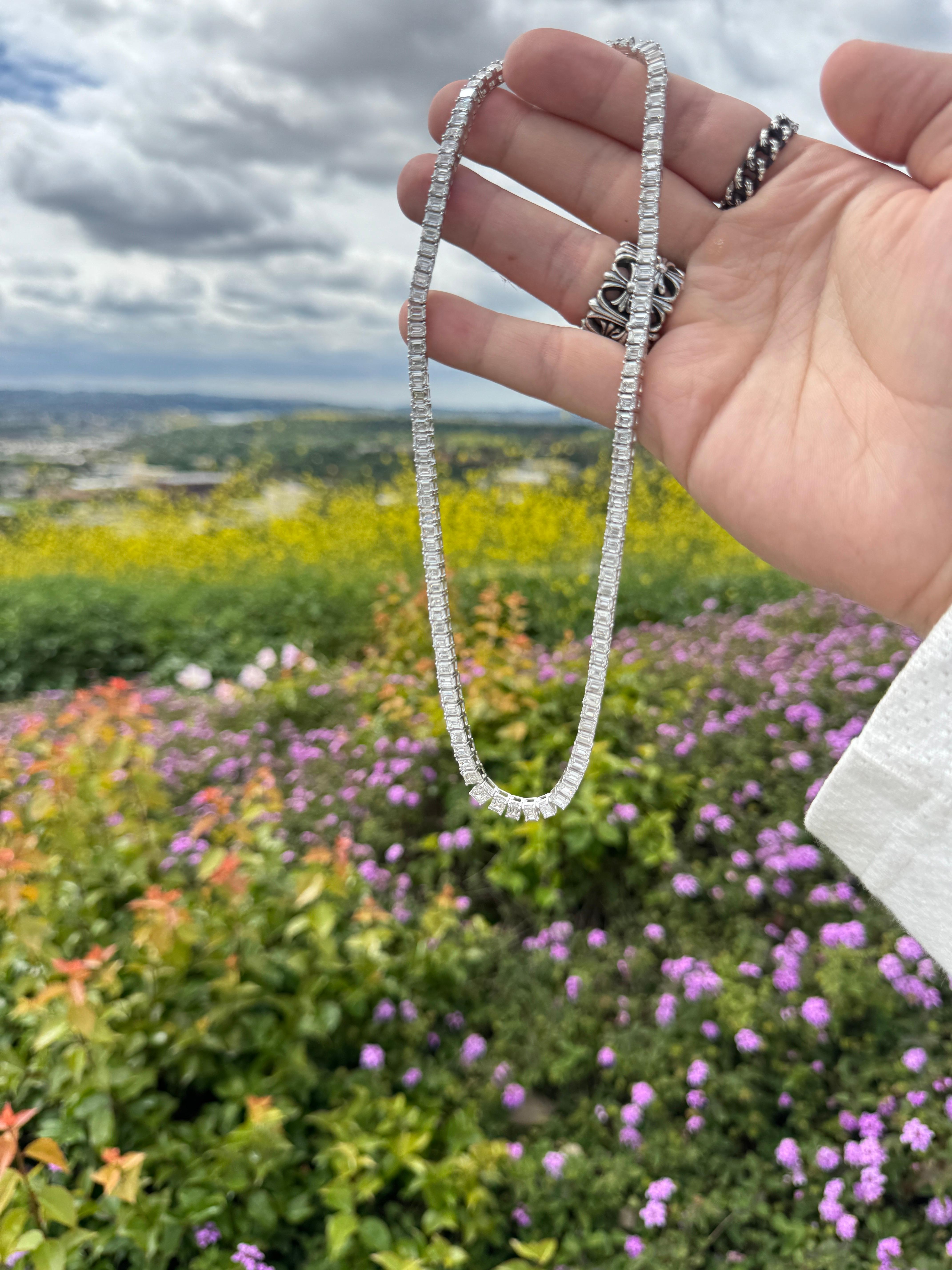 Collier tennis en platine avec diamants taille émeraude 33,17 carats en vente 4