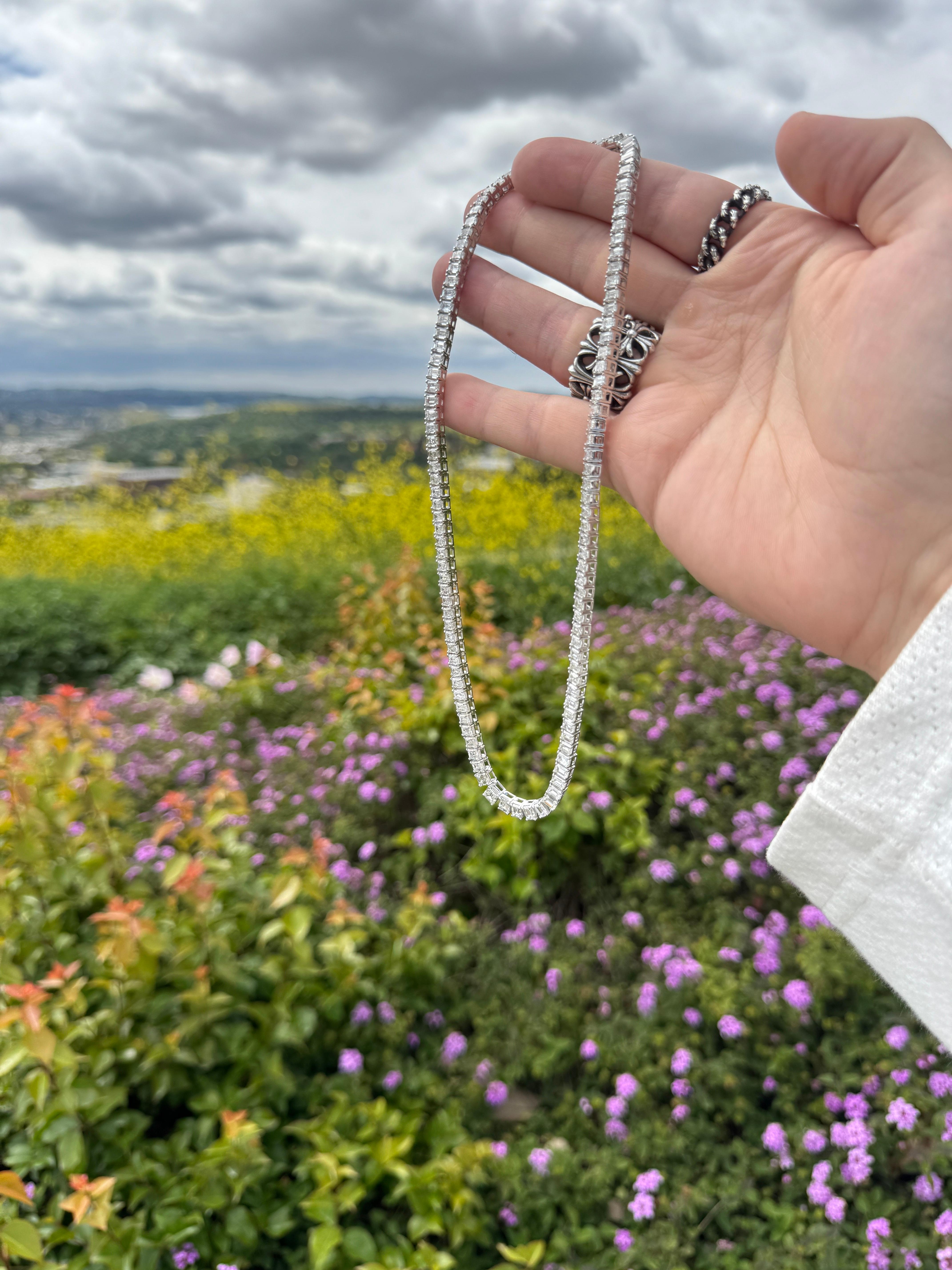 Collier tennis en platine avec diamants taille émeraude 33,17 carats en vente 6