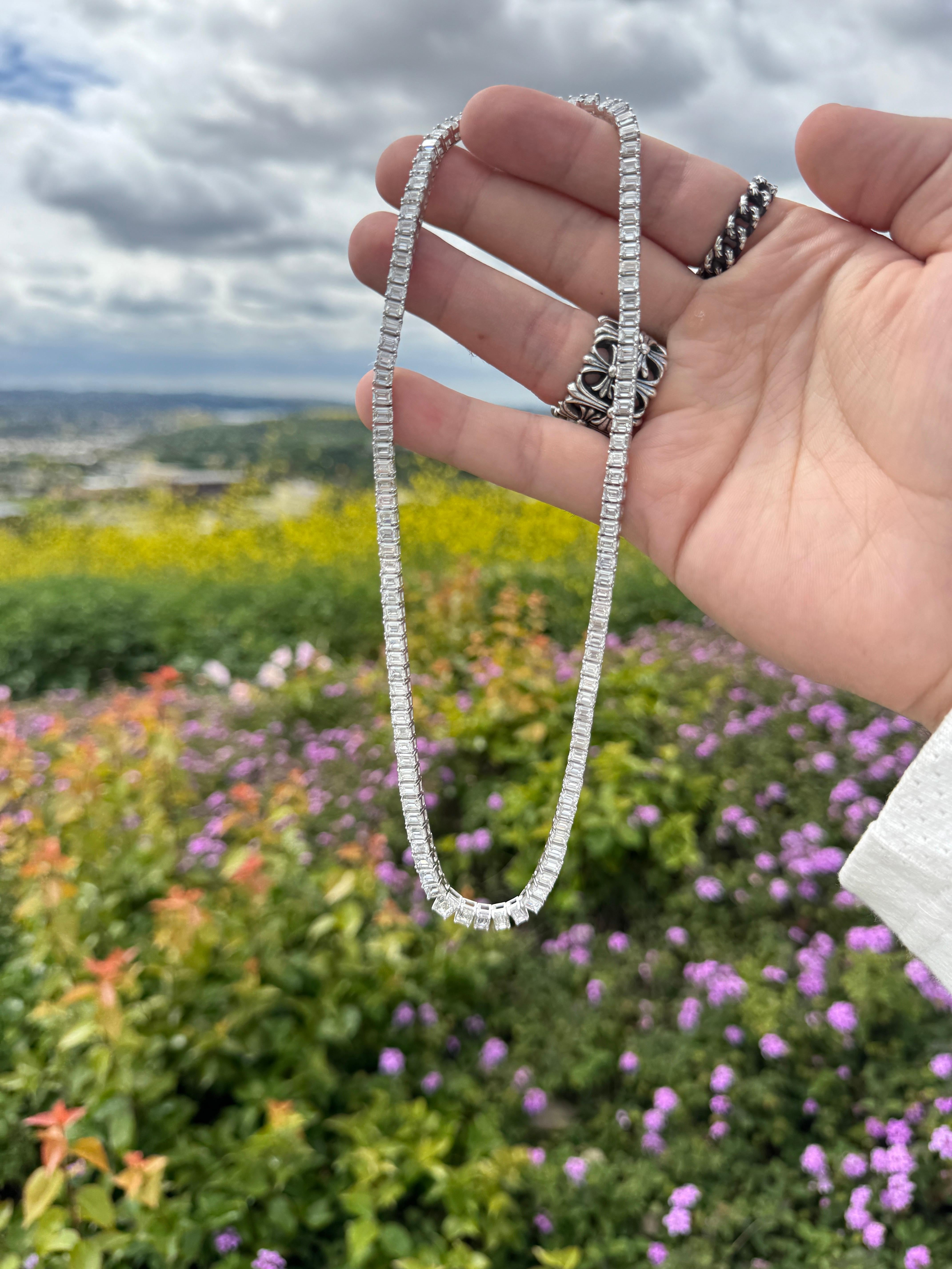 Collier tennis en platine avec diamants taille émeraude 33,17 carats en vente 2