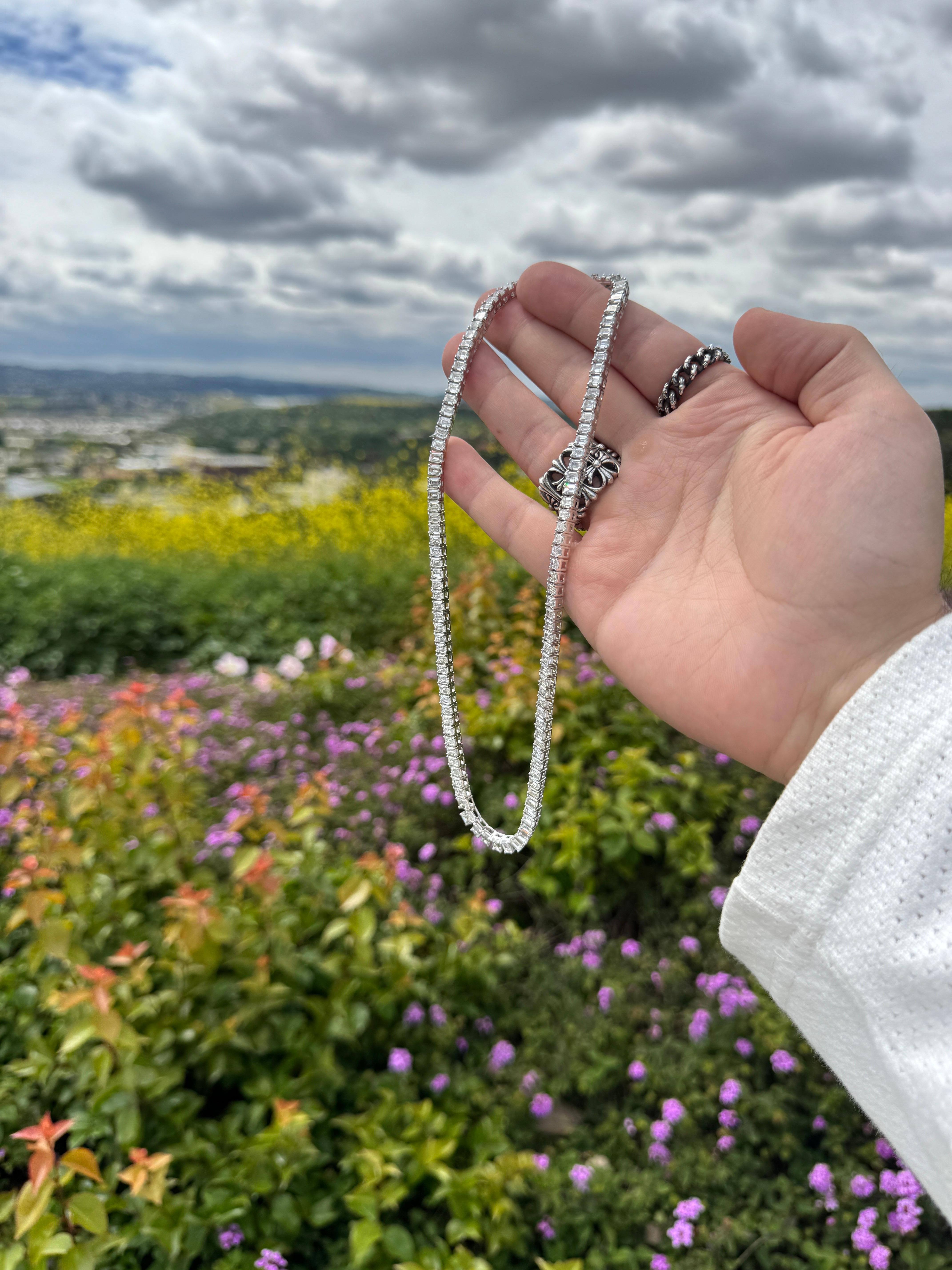 Collier tennis en platine avec diamants taille émeraude 33,17 carats en vente 3