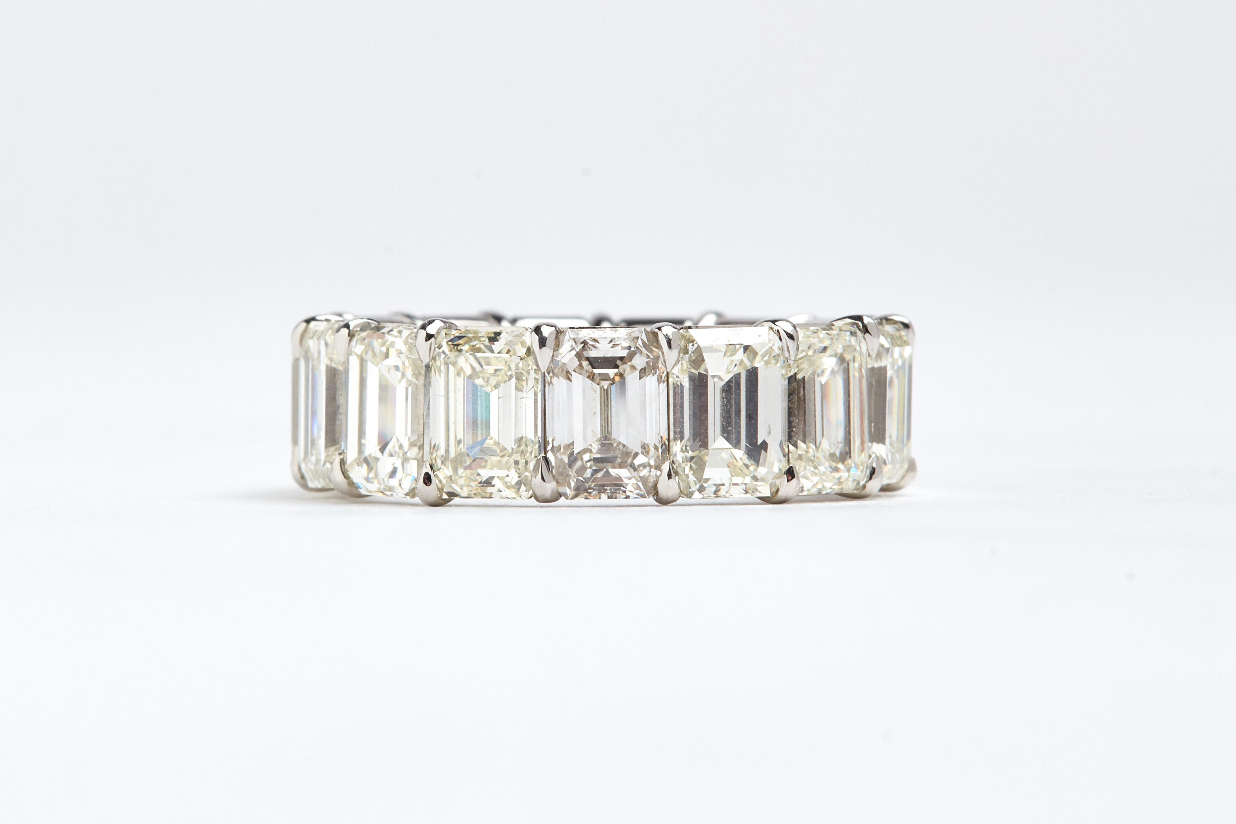 Platinum Emerald Cut Diamonds Eternity Band 15.25 Carat In New Condition In New York, NY