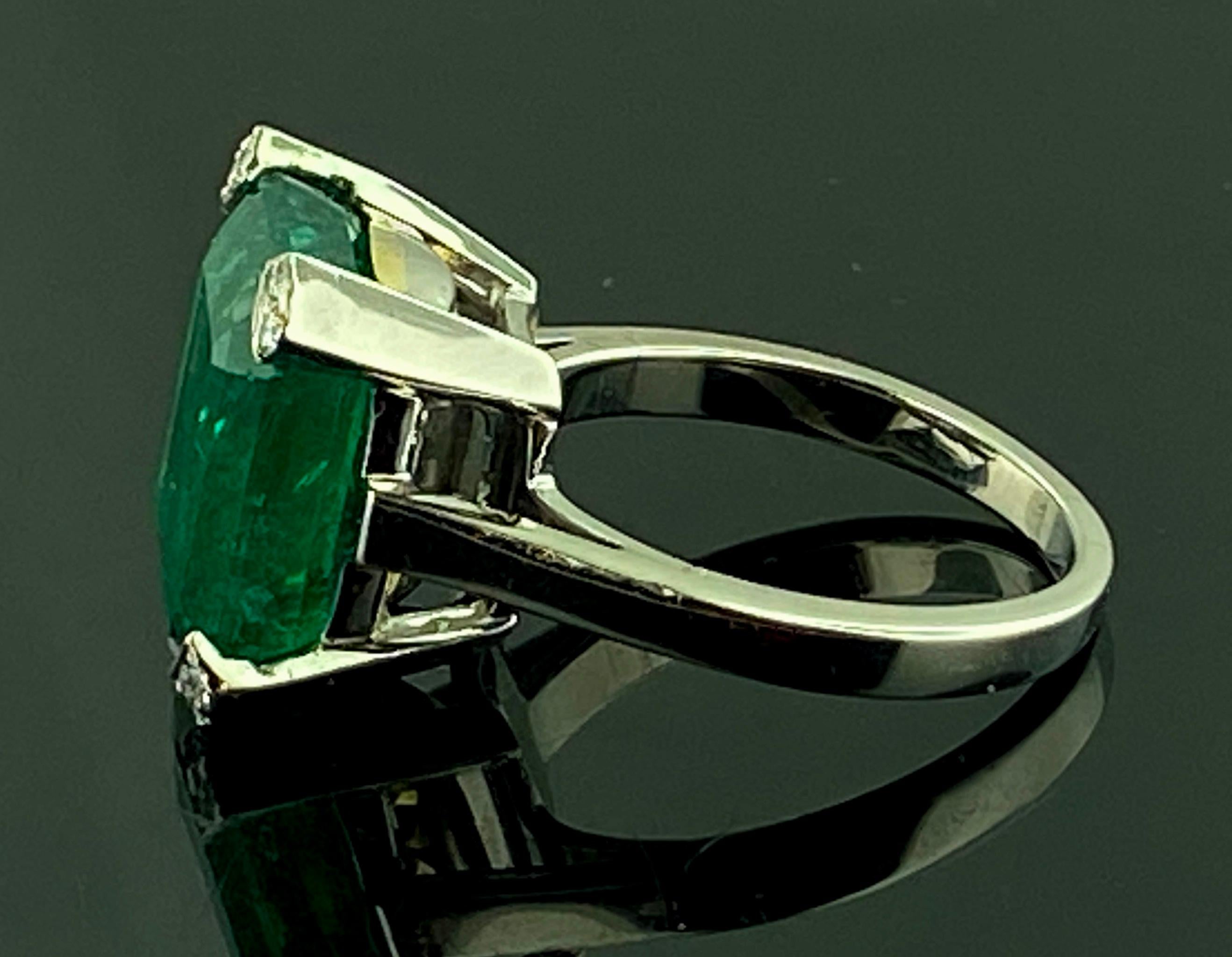 Platinum Emerald Cut Emerald Ring with Diamonds In Excellent Condition For Sale In Palm Desert, CA