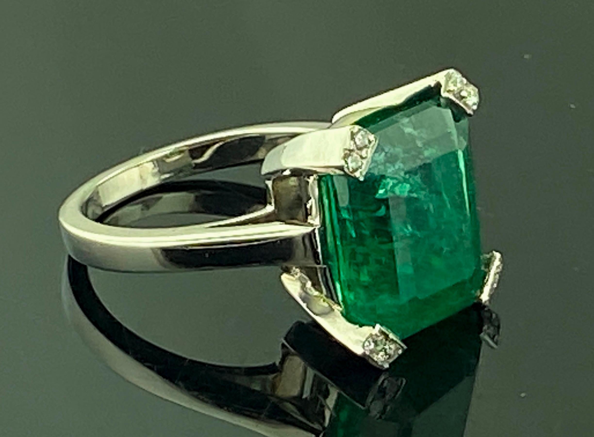Platinum Emerald Cut Emerald Ring with Diamonds For Sale 2
