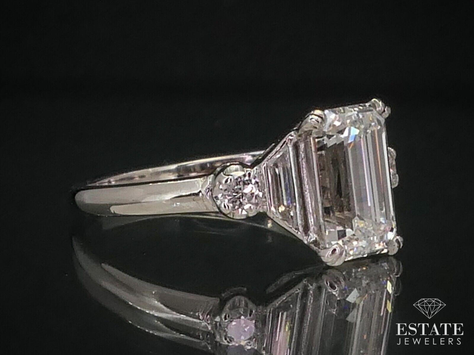 Platinum Emerald Cut Natural 1.21ct Diamond Engagement Ring i12451 In Good Condition For Sale In Toledo, OH