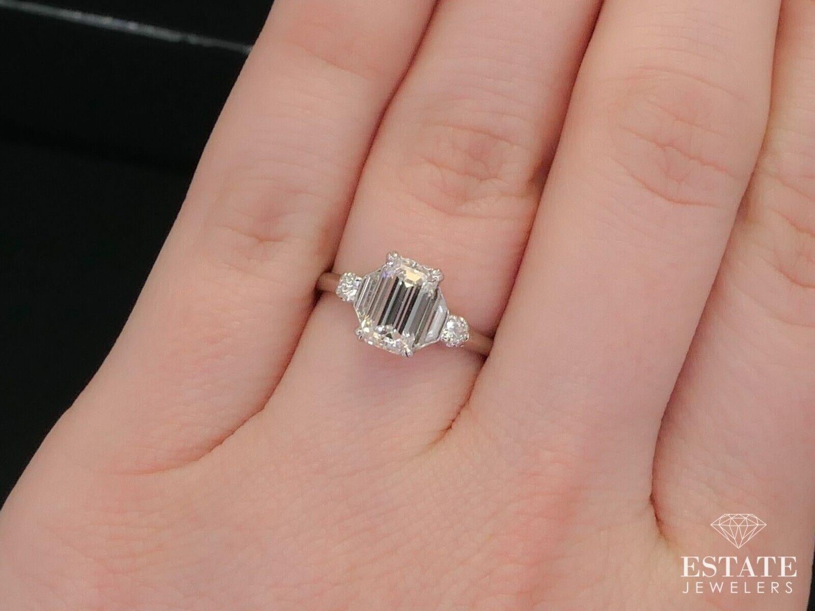 Platinum Emerald Cut Natural 1.21ct Diamond Engagement Ring i12451 For Sale 2