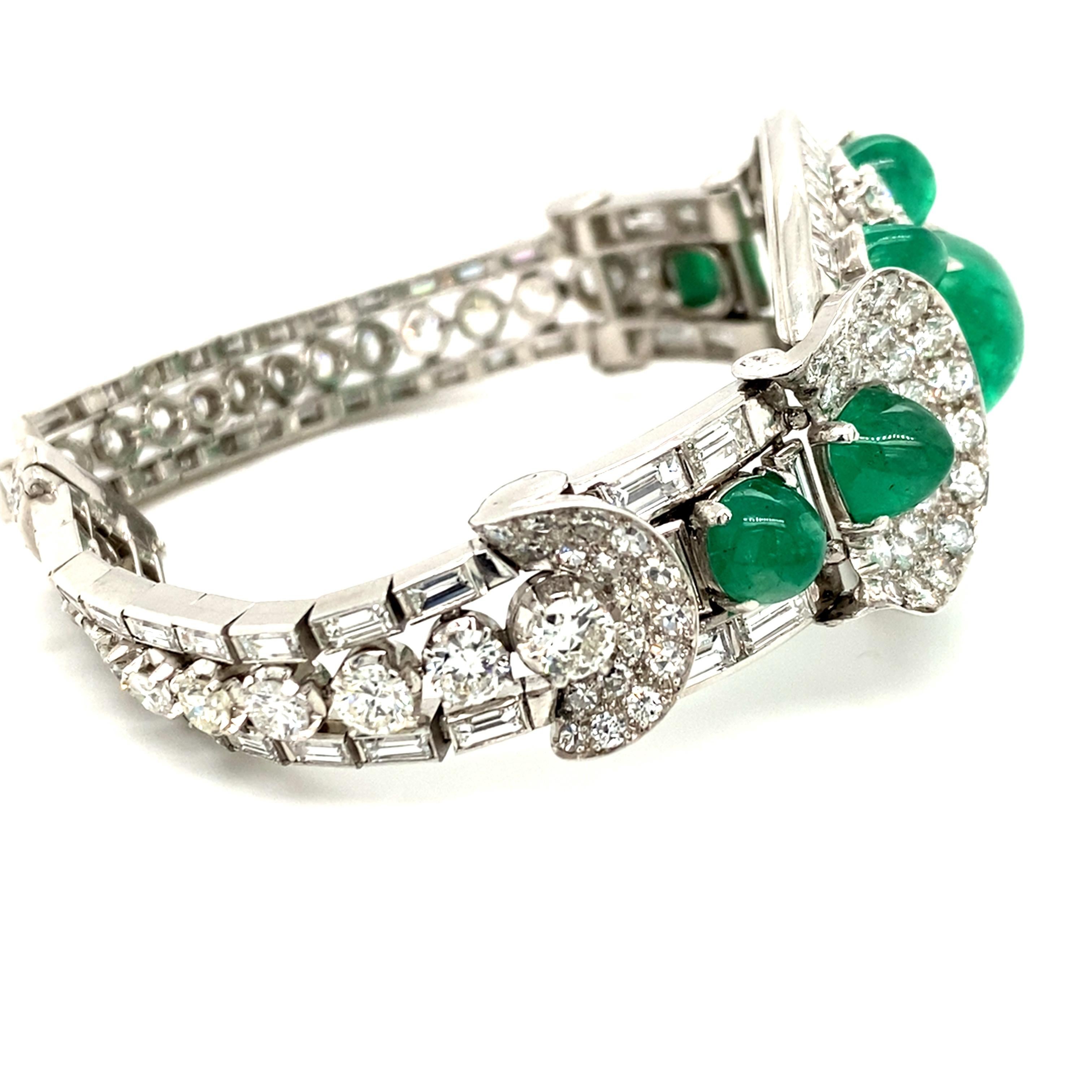 Platinum Emerald Diamond Bracelet, circa 1950 In Good Condition In Zurich, CH