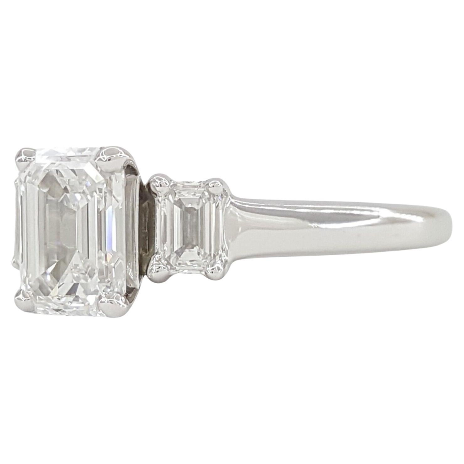 Platinum Emerald Diamond Cut Three-Stone Engagement Ring In New Condition For Sale In Chicago, IL