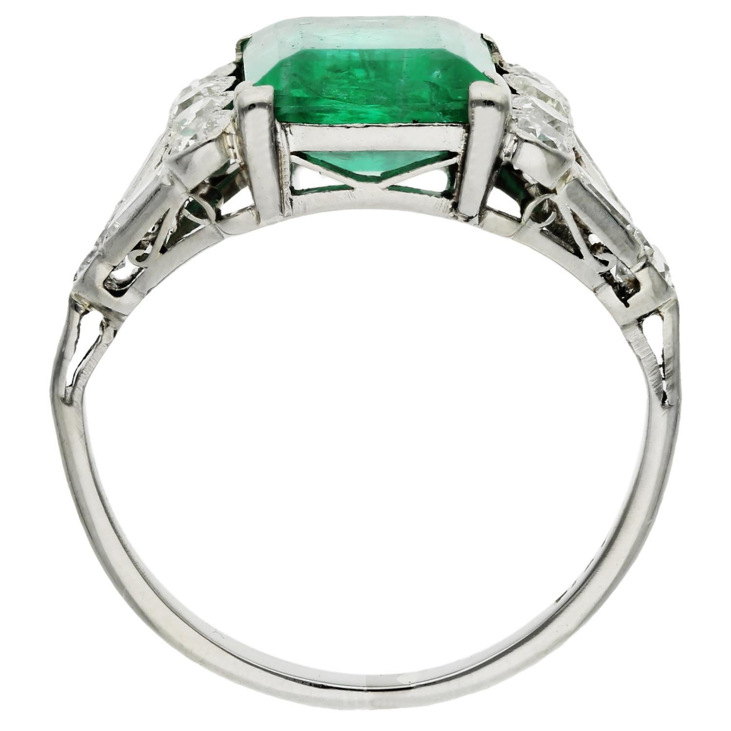 Art Deco Platinum 2.65ct Emerald & 0.70ct Diamond Dress Ring For Sale