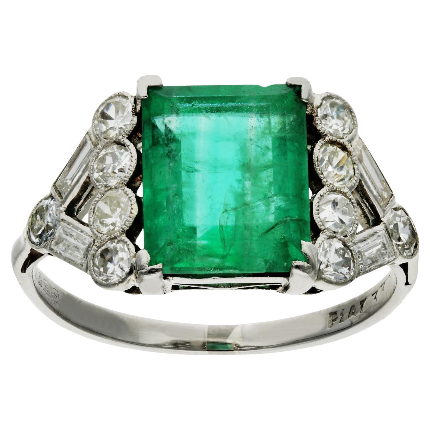 Platinum 2.65ct Emerald & 0.70ct Diamond Dress Ring For Sale