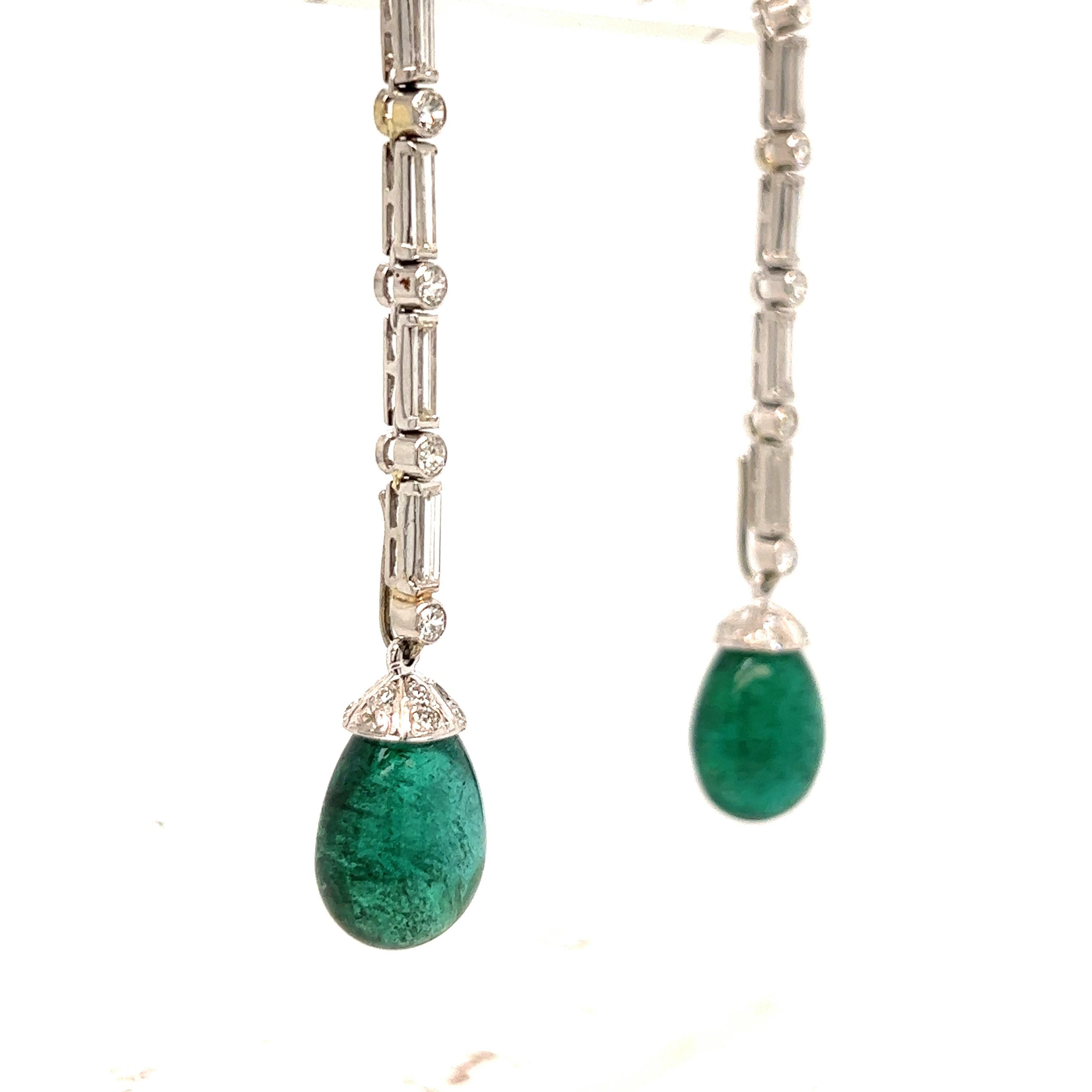 Platinum Emerald & Diamond Earrings  In Excellent Condition For Sale In New York, NY
