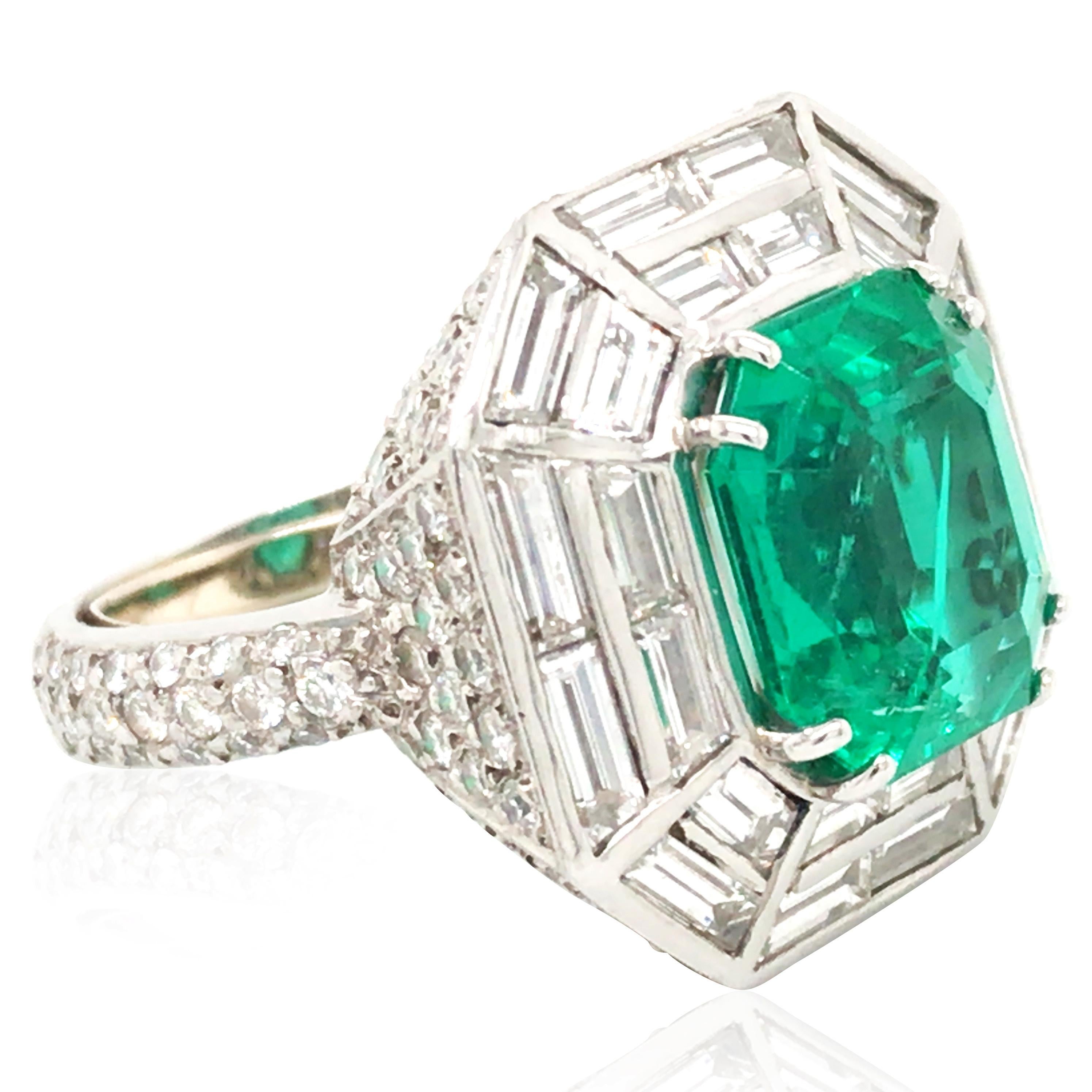 Platin-Smaragd-Diamantring, AGL (Kissenschliff) im Angebot
