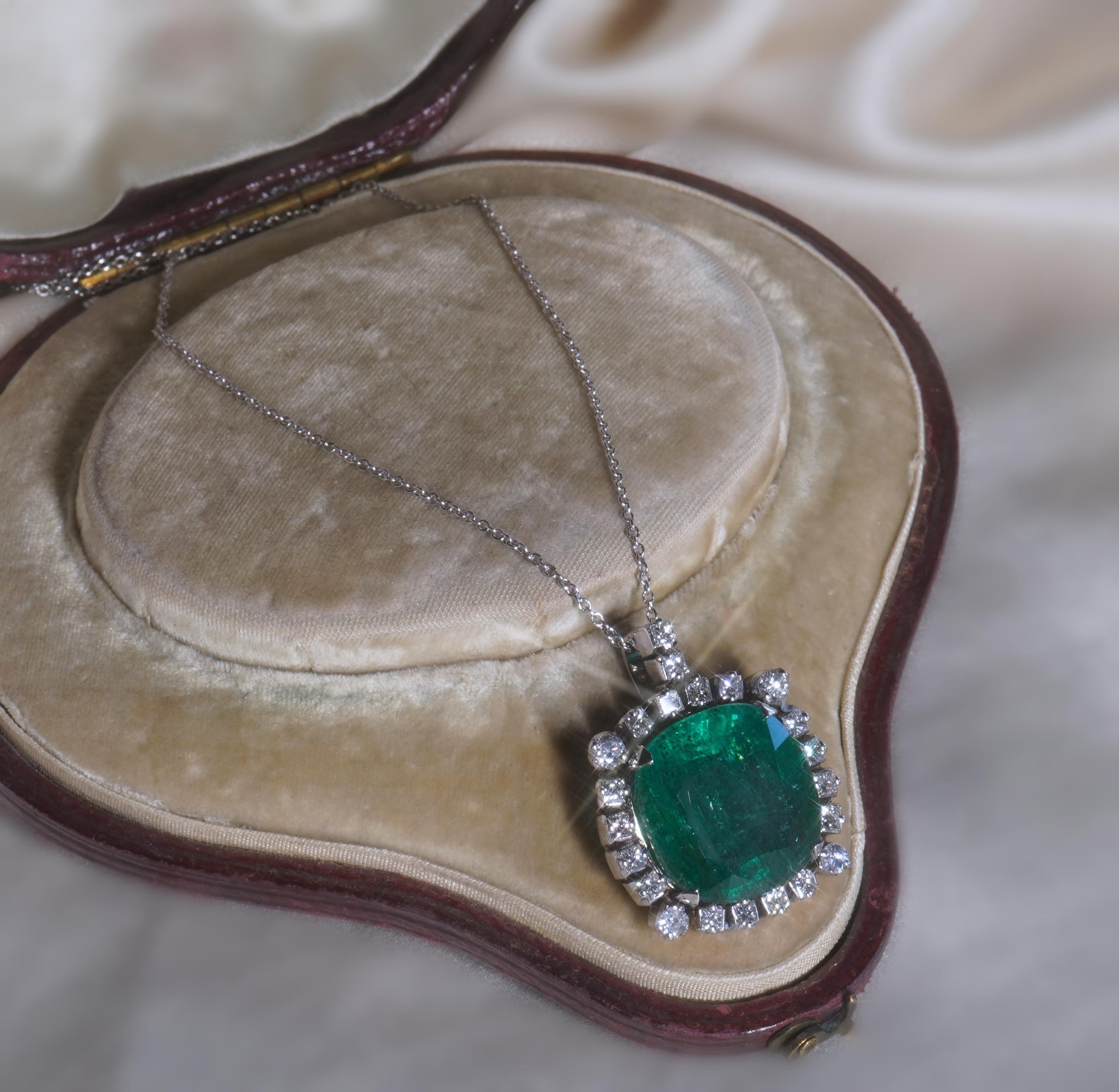 Platinum Emerald Diamond Vintage Pendant GIA Necklace Chain VS Huge 15.85 Carats 6
