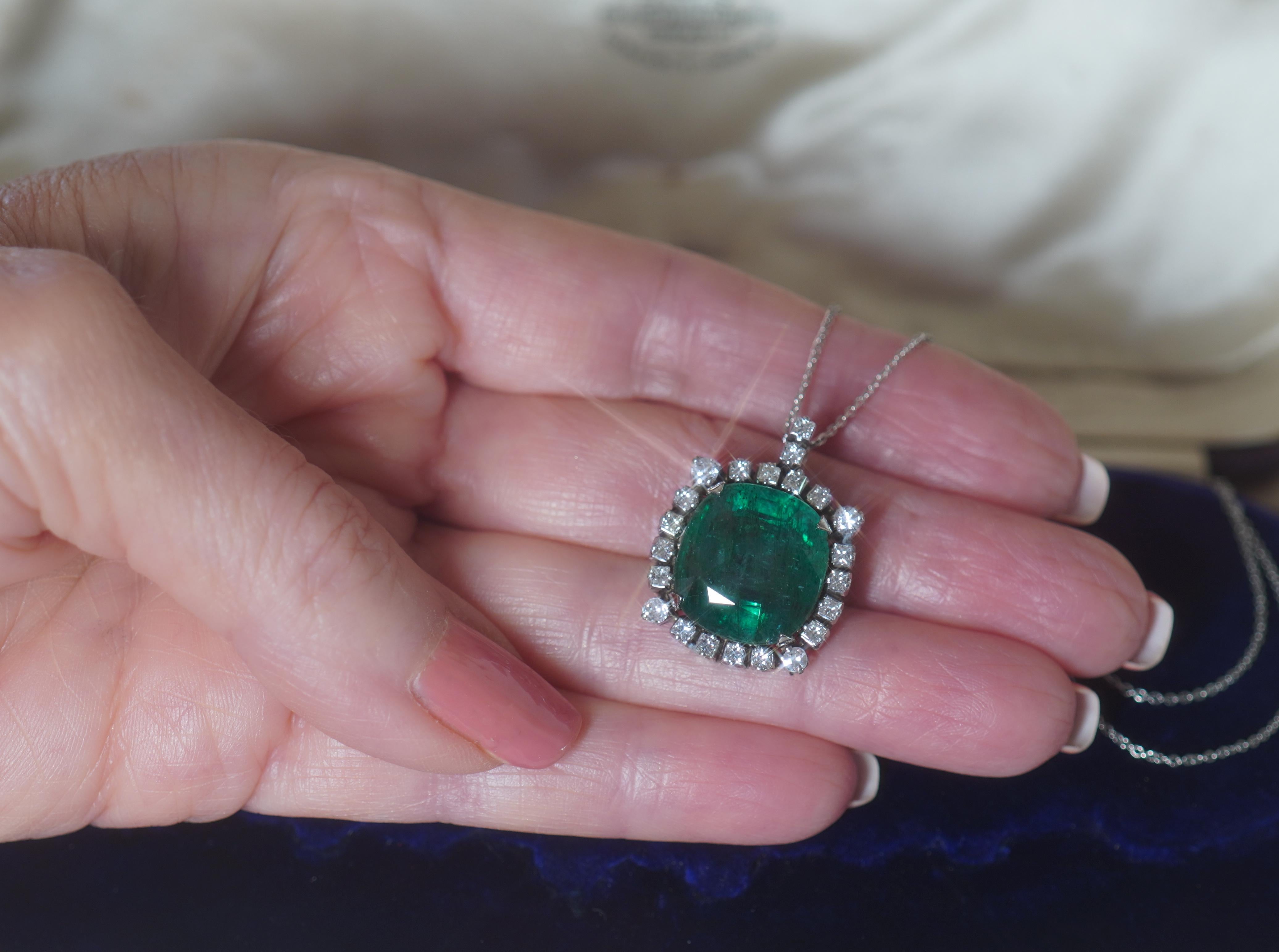 Platinum Emerald Diamond Vintage Pendant GIA Necklace Chain VS Huge 15.85 Carats 1