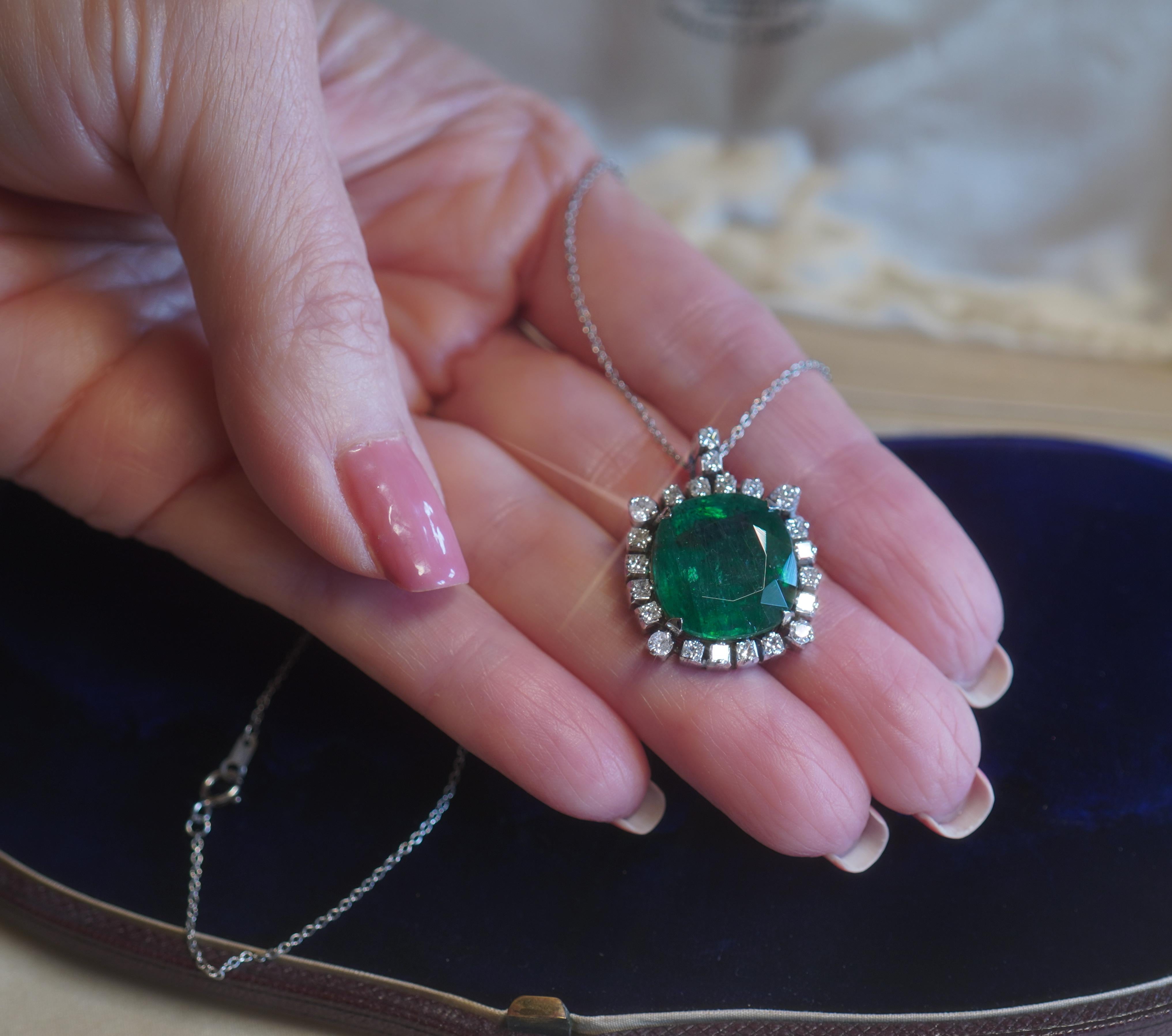 Platinum Emerald Diamond Vintage Pendant GIA Necklace Chain VS Huge 15.85 Carats 2