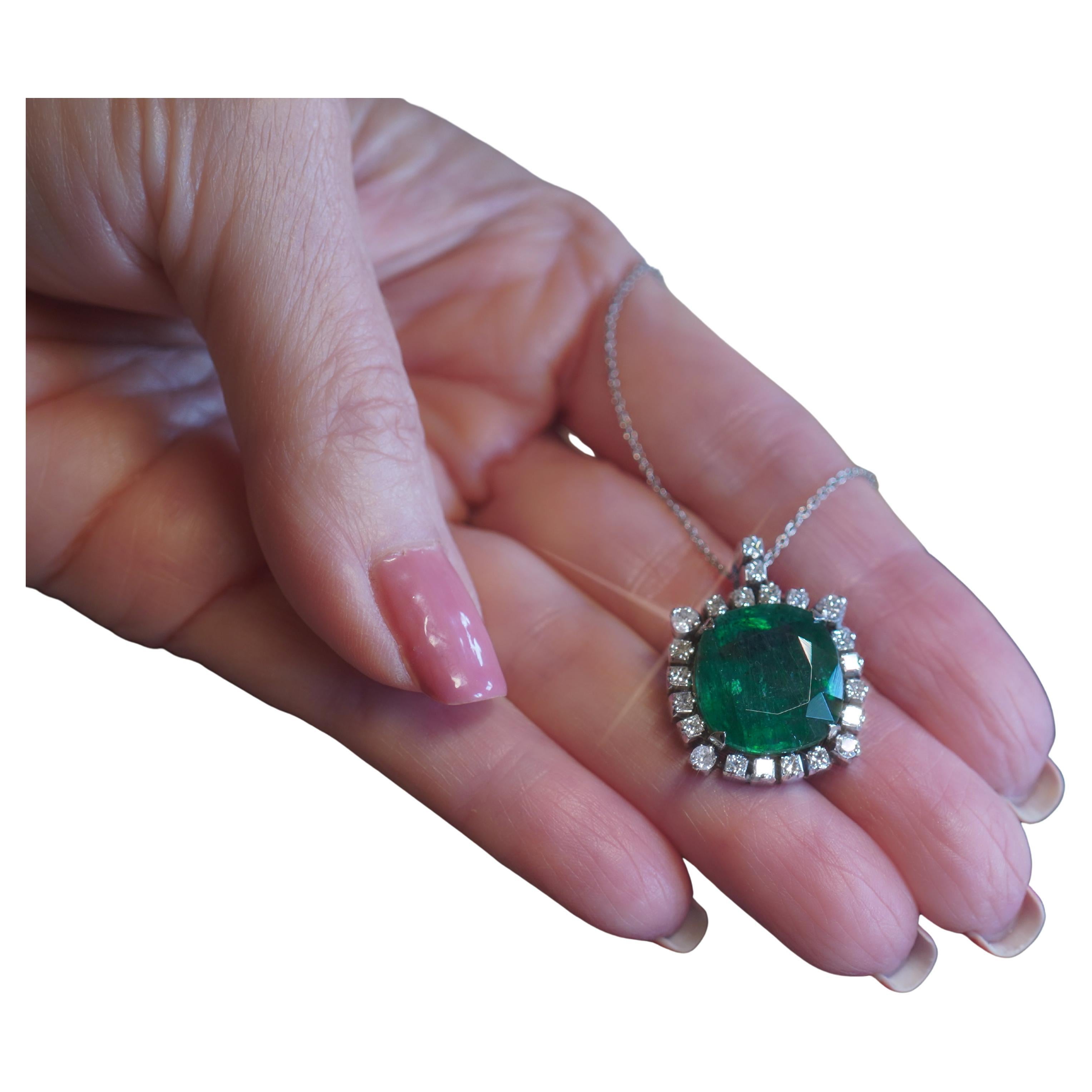 Platinum Emerald Diamond Vintage Pendant GIA Necklace Chain VS Huge 15.85 Carats