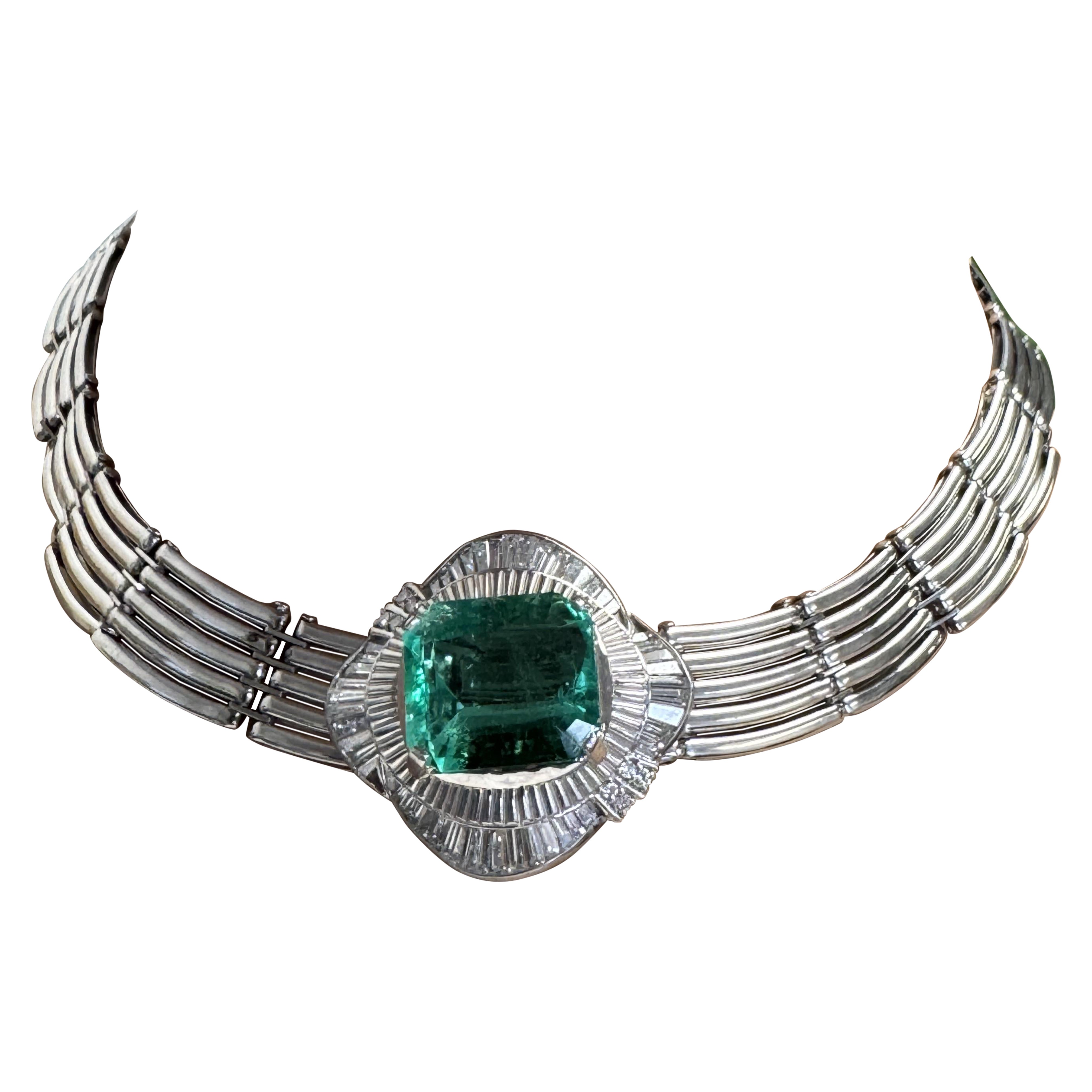 Platinum Emerald 
Diamonds Necklace en venta