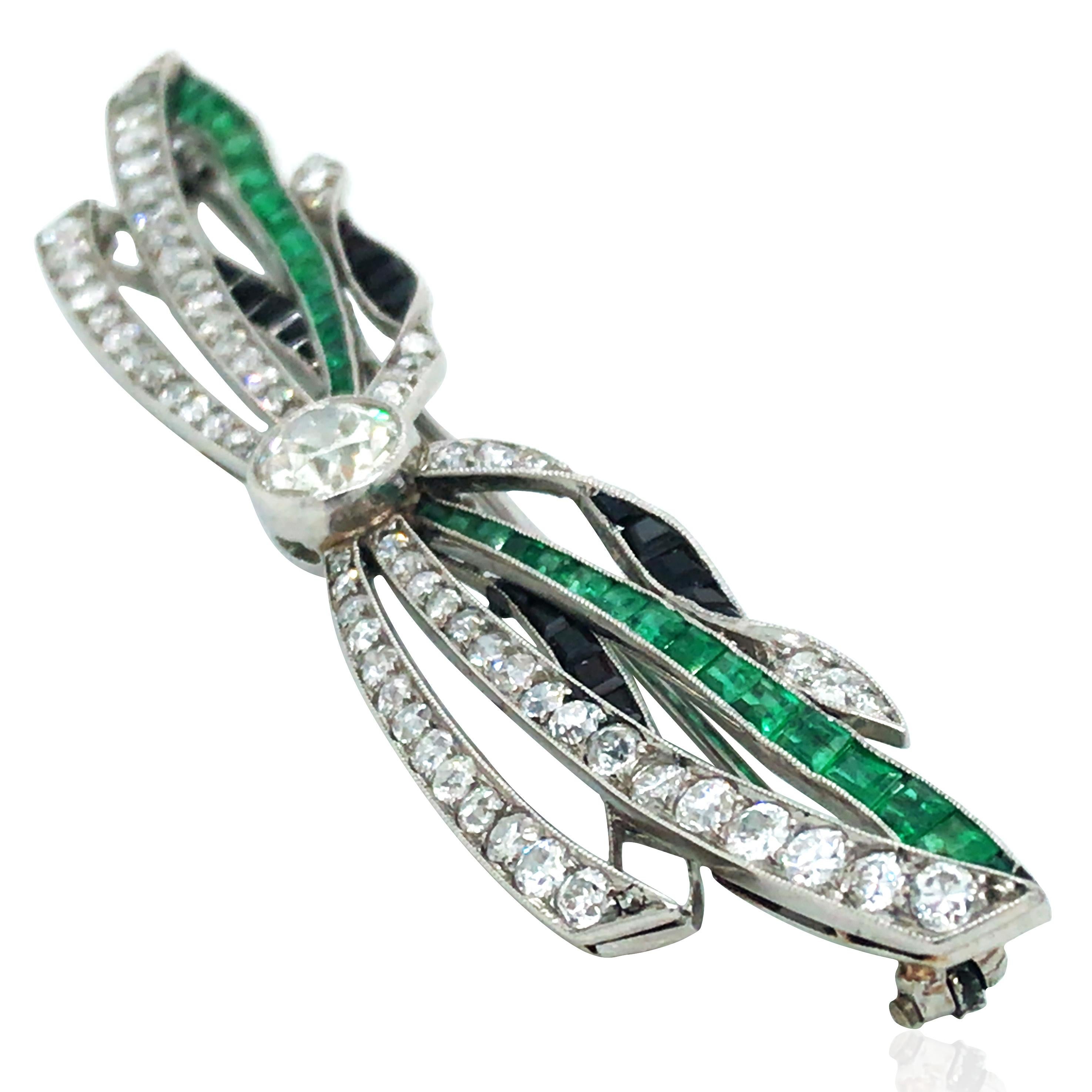 Platinum Emerald Onyx Diamond Brooch In Good Condition For Sale In New York, NY