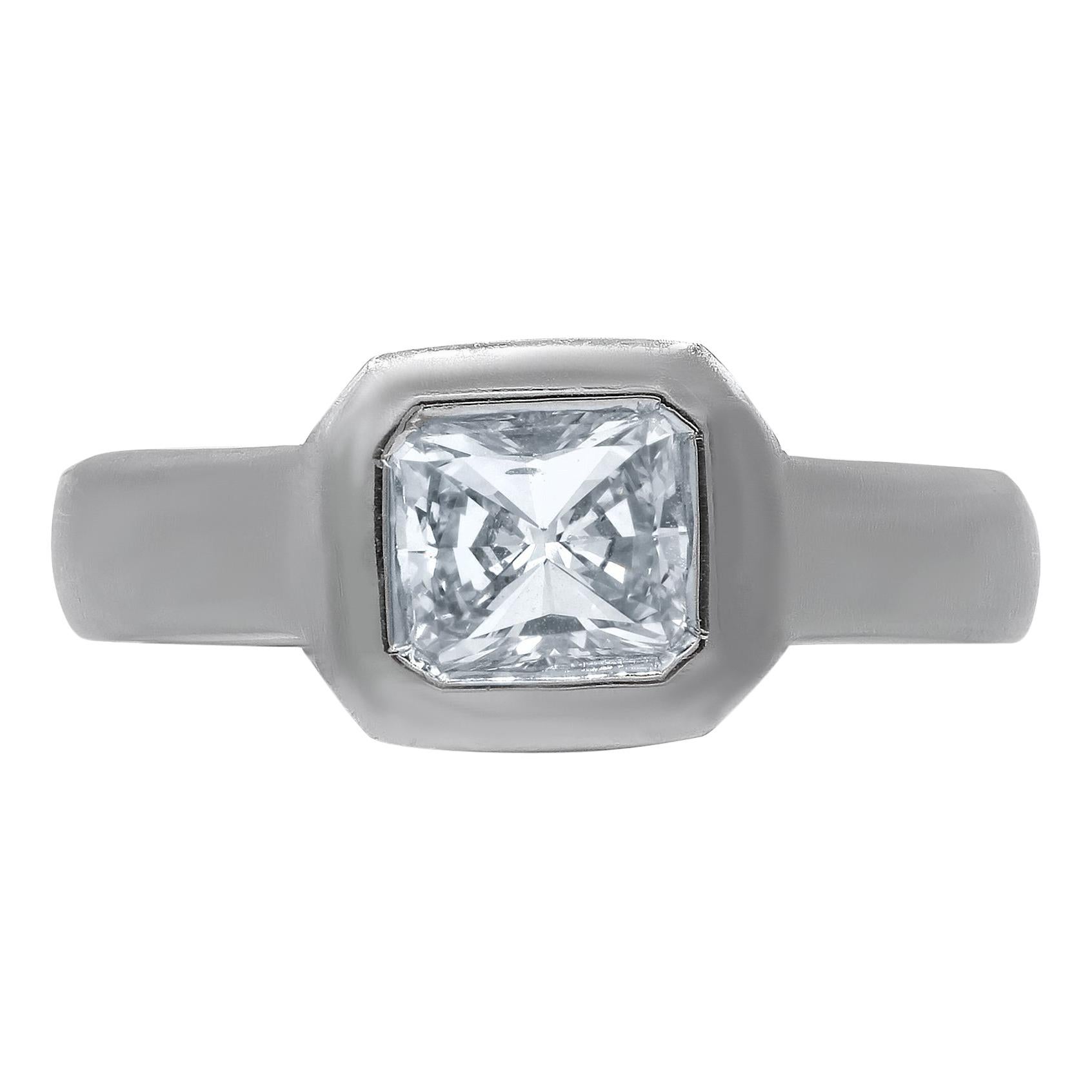 Platinum Engagement Band with 1.10ct Radiant E-vvs1 Diamond in Basel Setting For Sale