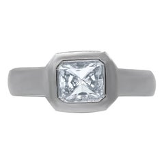Anello di fidanzamento in platino con diamante radiante E-vvs1 da 1,10 carati con incastonatura a Basilea