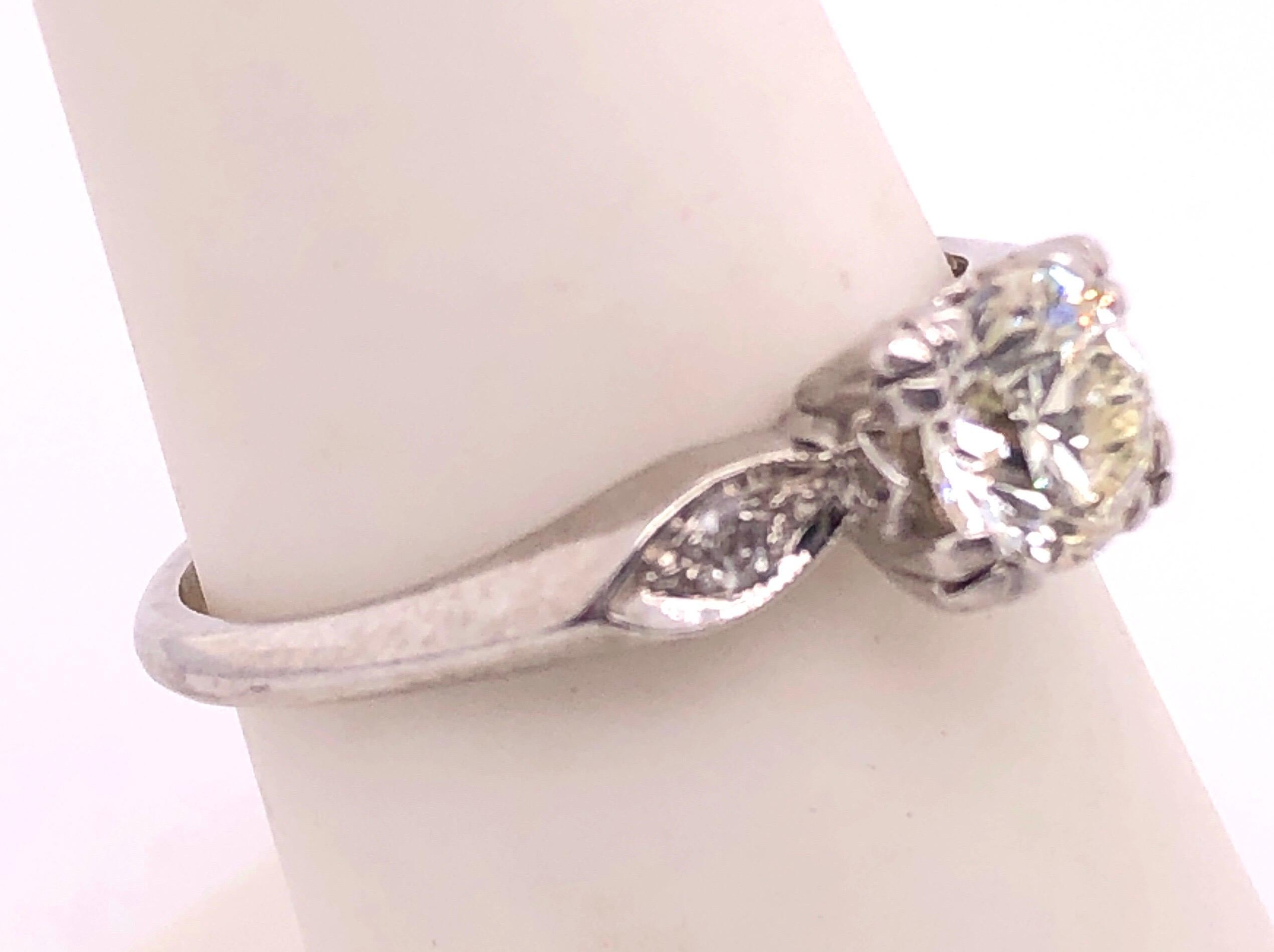 Anello di fidanzamento in platino con peso totale di 0,80 diamanti in vendita 3