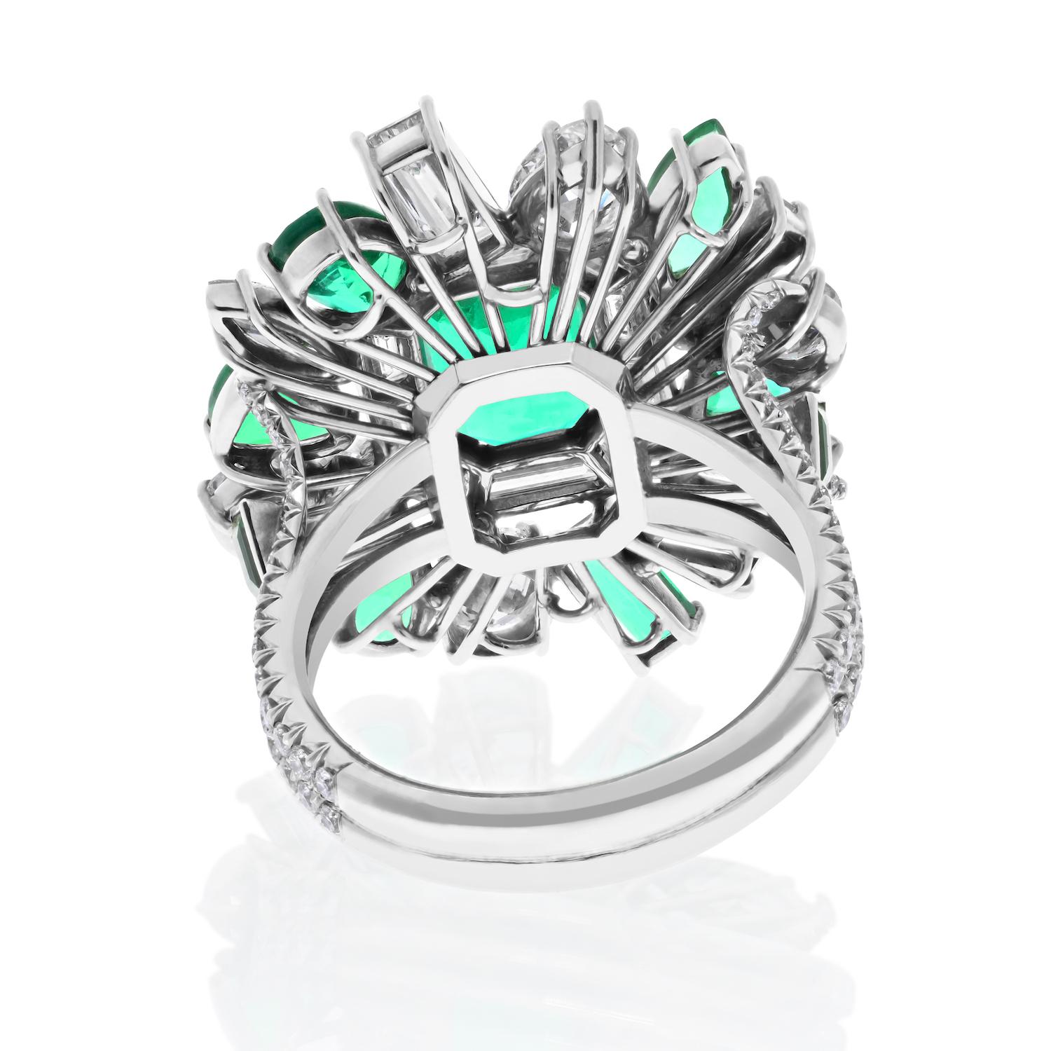 Platinum Entourage 2.92ct Green Colombian Emerald And Diamond Cocktail Ring In New Condition For Sale In New York, NY