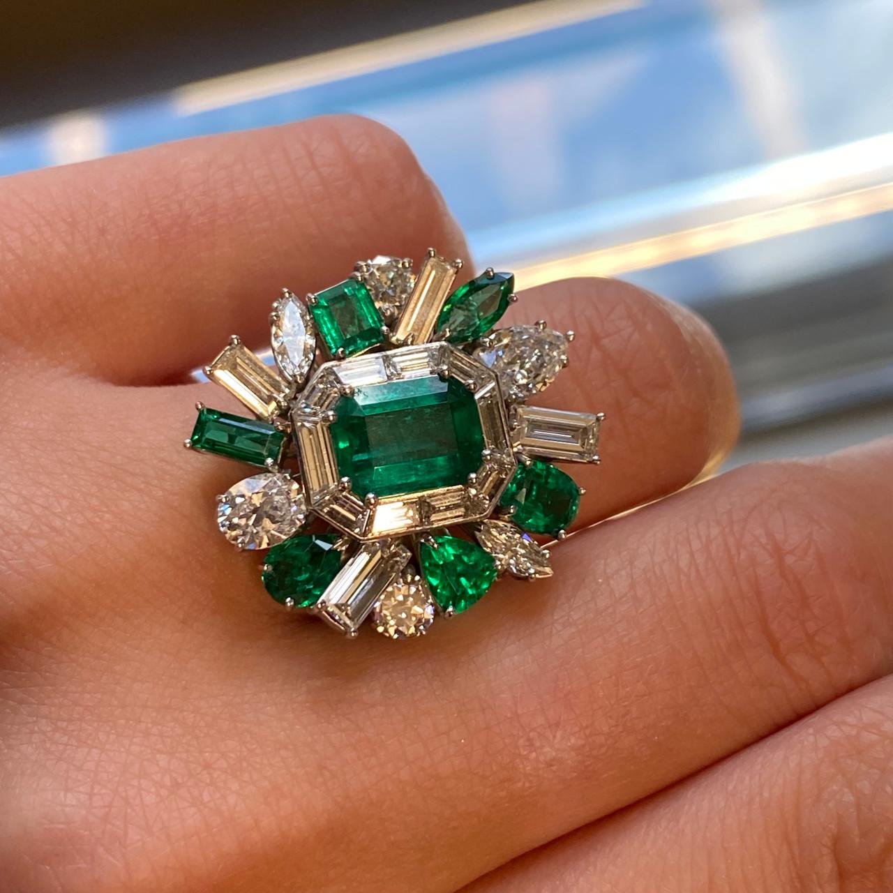 Women's Platinum Entourage 2.92ct Green Colombian Emerald And Diamond Cocktail Ring For Sale