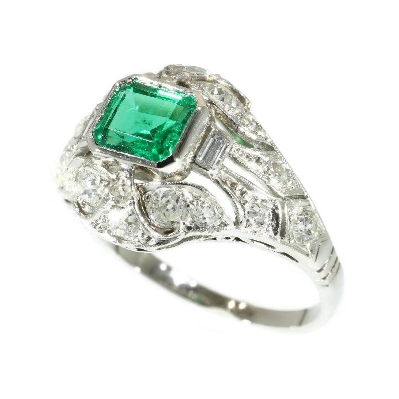 Platinum Diamond Engagement Ring with Certified Magnificent Colombian Emerald Damen im Angebot