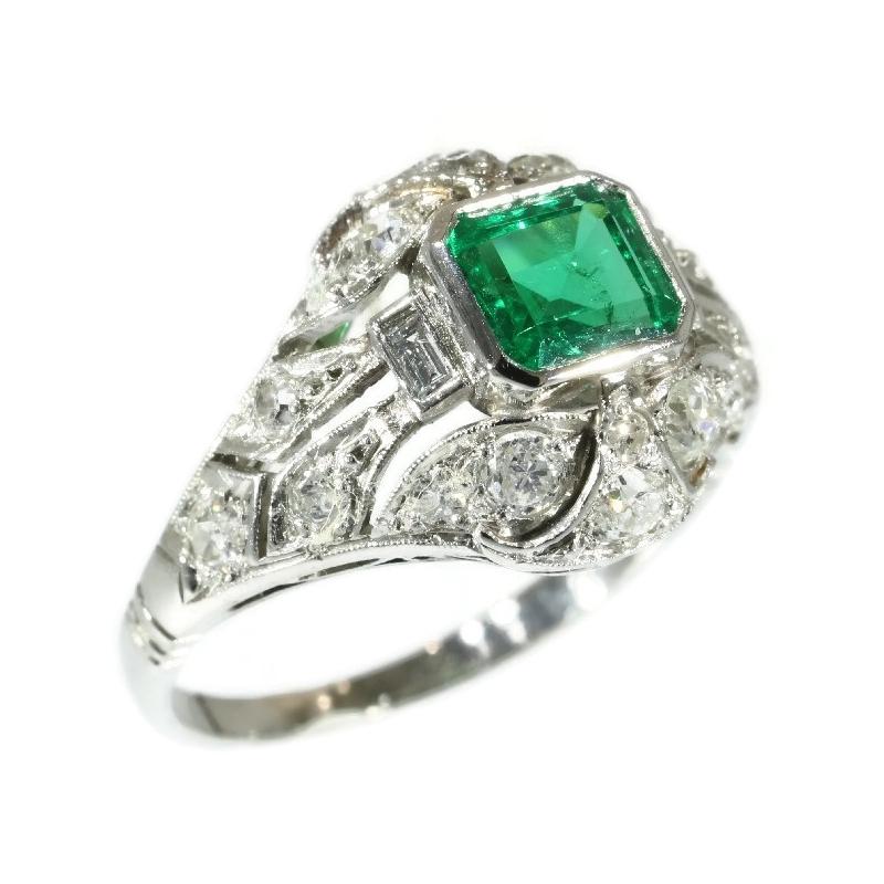 Platinum Diamond Engagement Ring with Certified Magnificent Colombian Emerald im Angebot 4