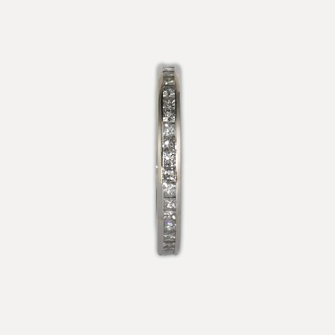 Platinum Eternity Band Diamond Ring 1.00ct In Excellent Condition For Sale In Laguna Beach, CA