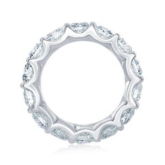 Anello Eternity in platino con diamanti rotondi da 5,61 carati, misura 6 di Belfiore