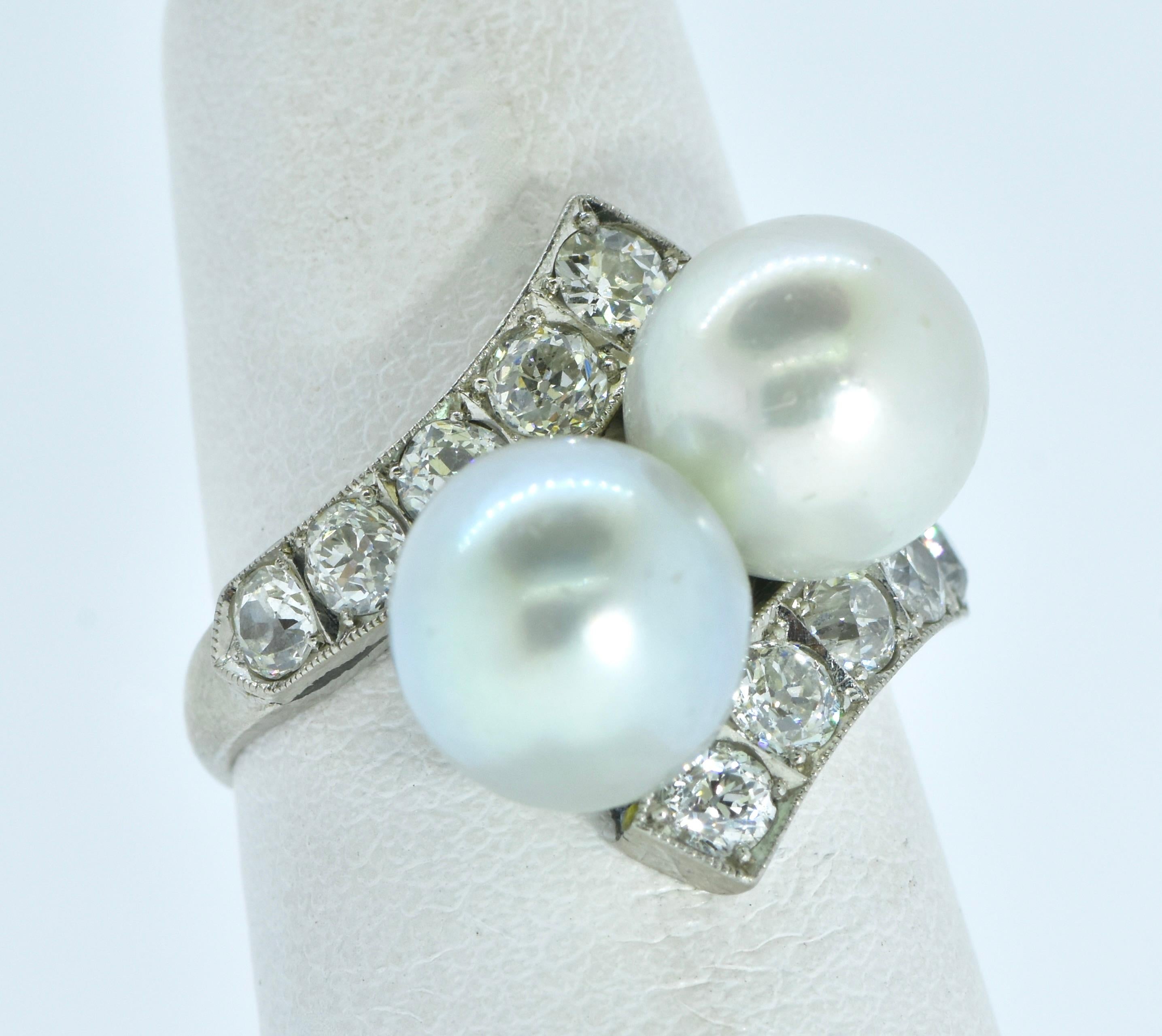 Platin, Diamant im europäischen Schliff und helle pastellfarbene Perle  Ring, um 1935 (Alteuropäischer Schliff) im Angebot