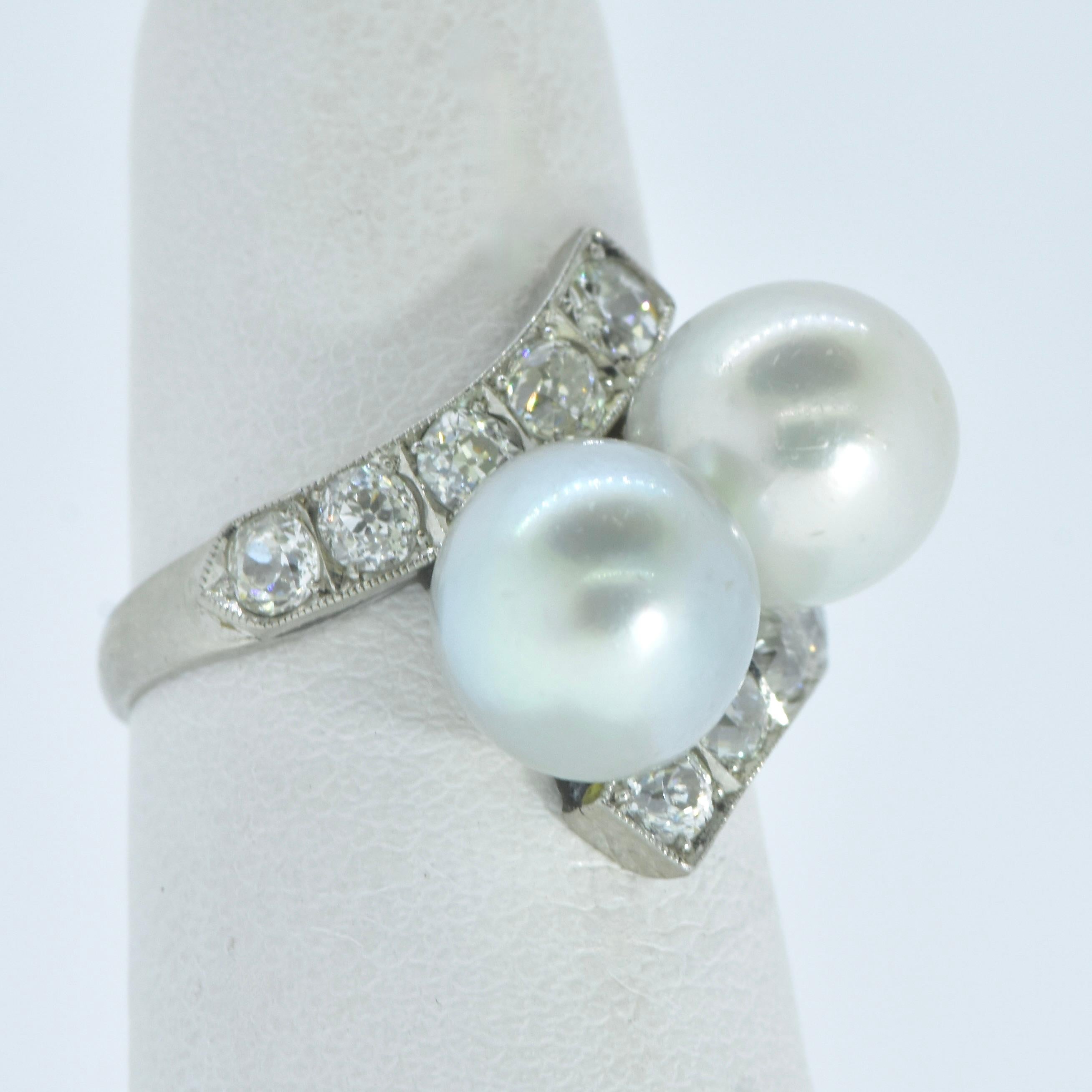 Platin, Diamant im europäischen Schliff und helle pastellfarbene Perle  Ring, um 1935 im Angebot 2