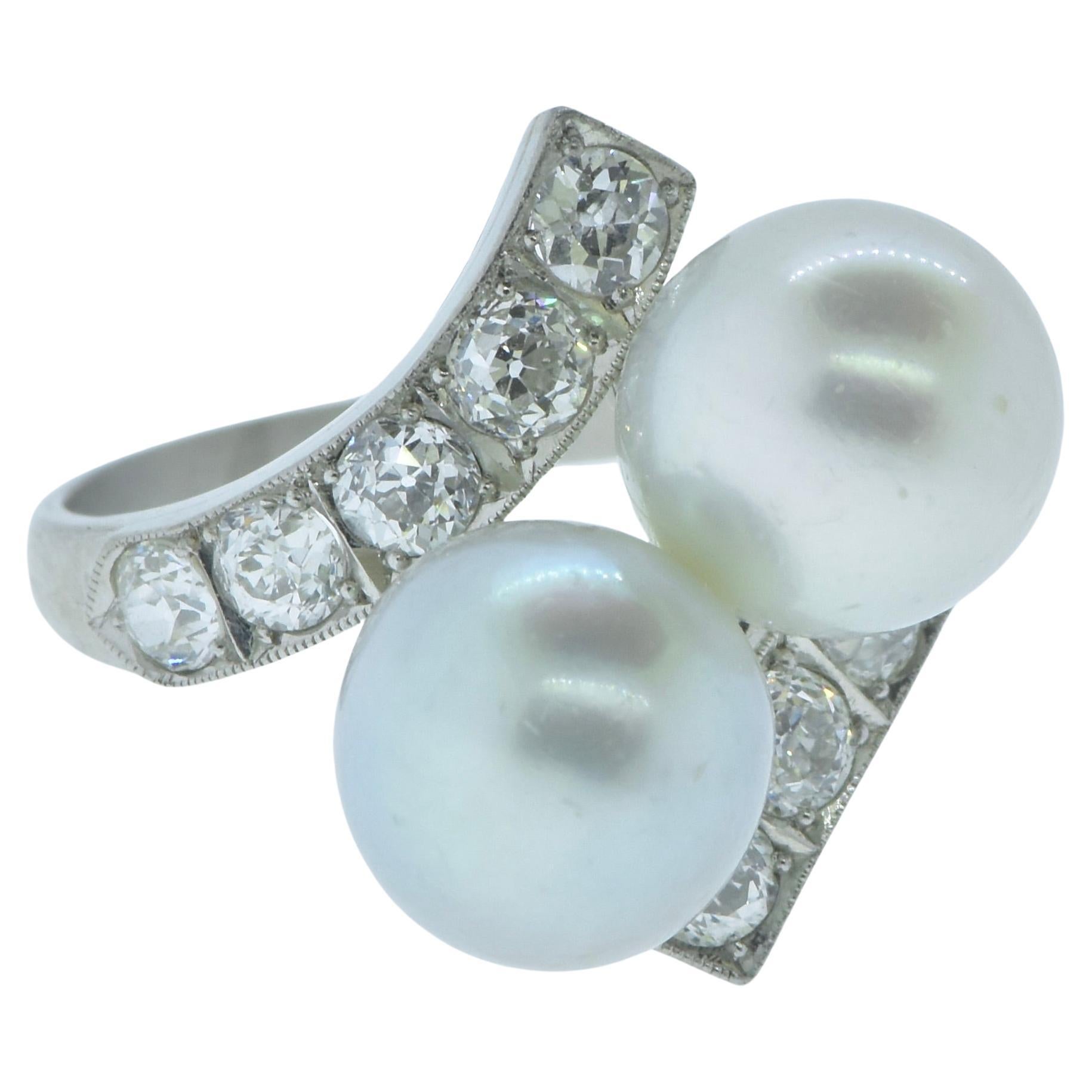 Platin, Diamant im europäischen Schliff und helle pastellfarbene Perle  Ring, um 1935 im Angebot