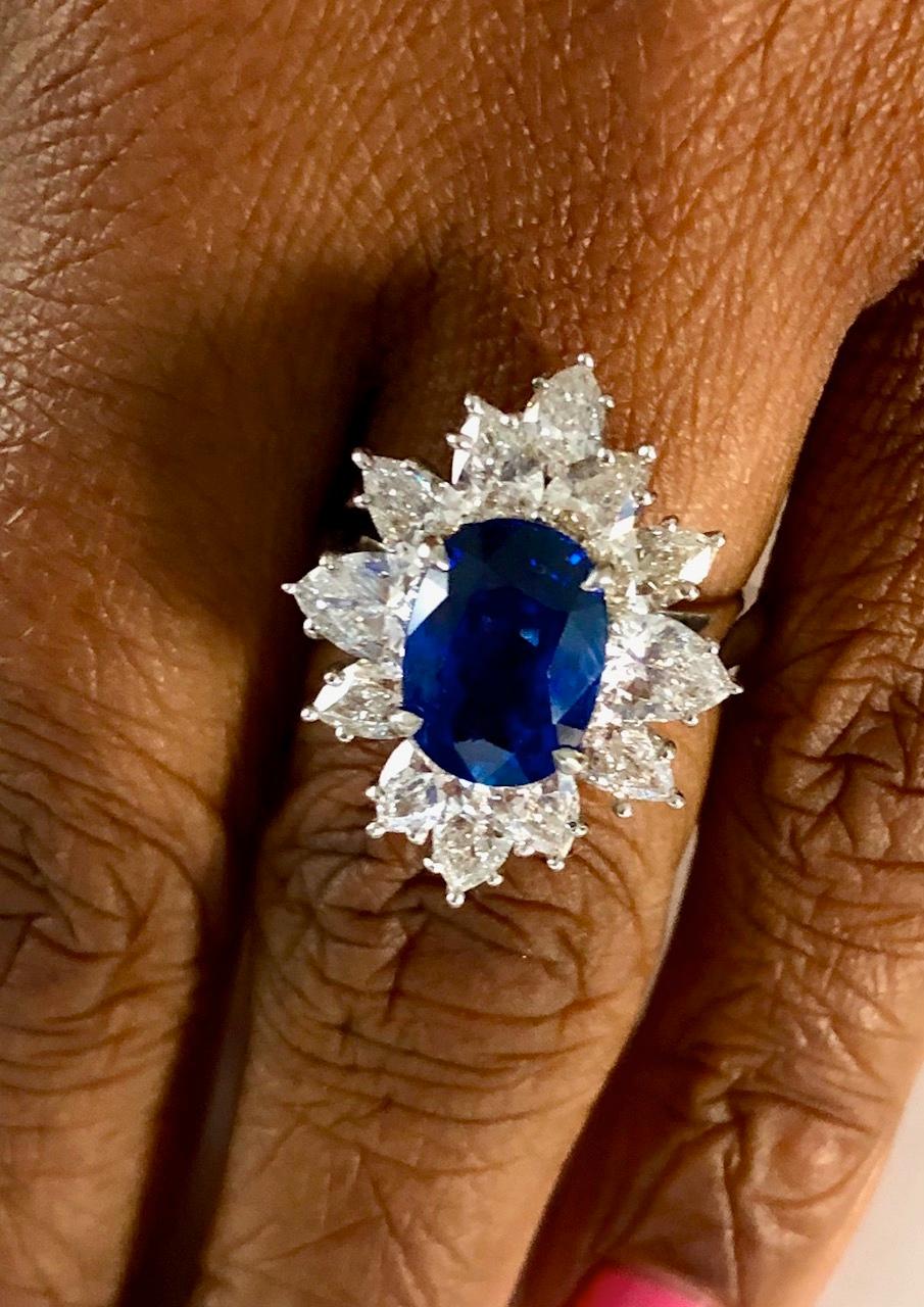 Platinum Fancy Diamond and 4.30 Carat Ceylon Sapphire  Ring In New Condition For Sale In New York, NY