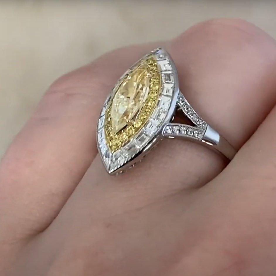 De las mujeres Anillo de compromiso de platino con diamantes de fantasía de talla marquesa (aprox. 0,70 quilates) en venta