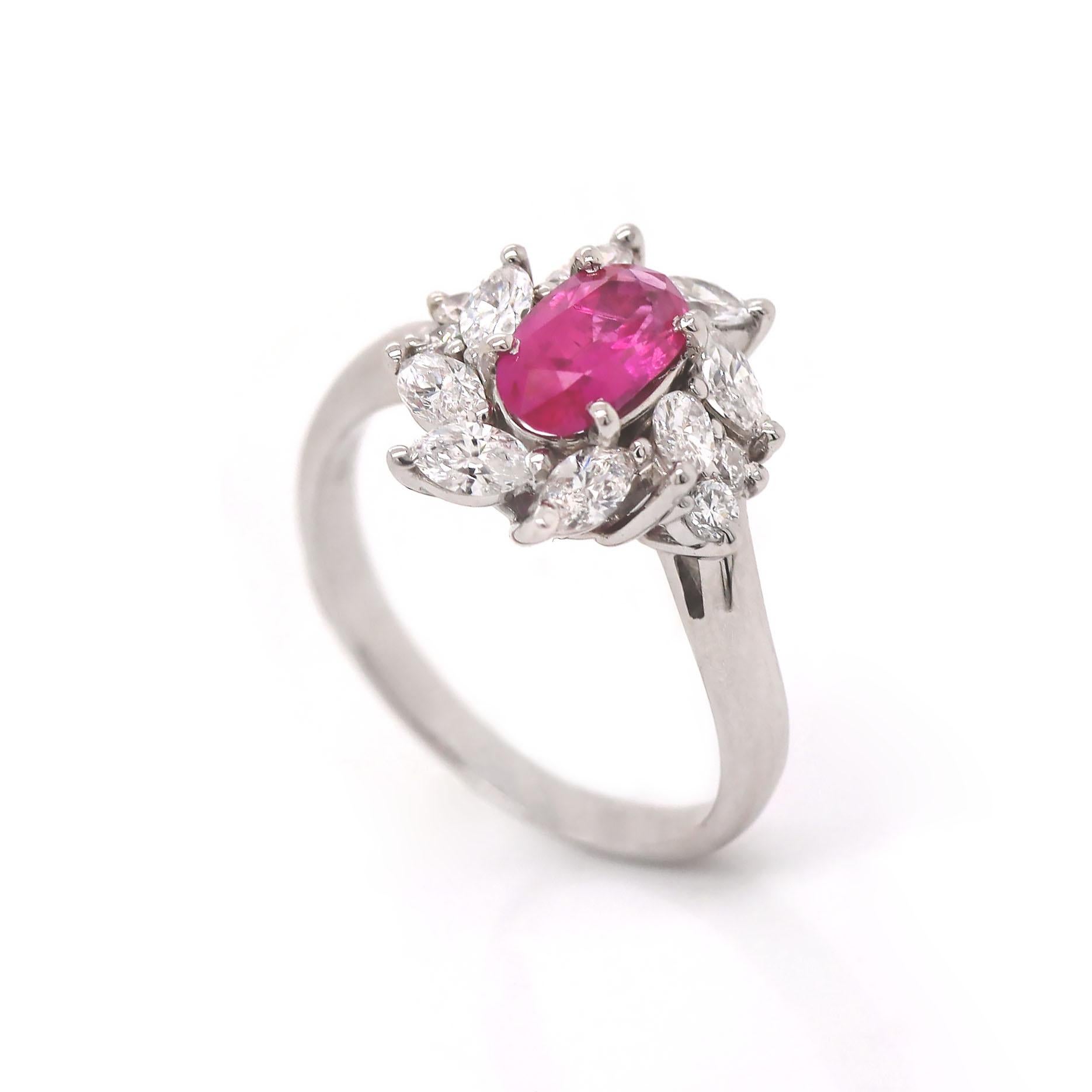 Platin Fancy Rosa Saphir und Diamant Kleidring (Ovalschliff) im Angebot