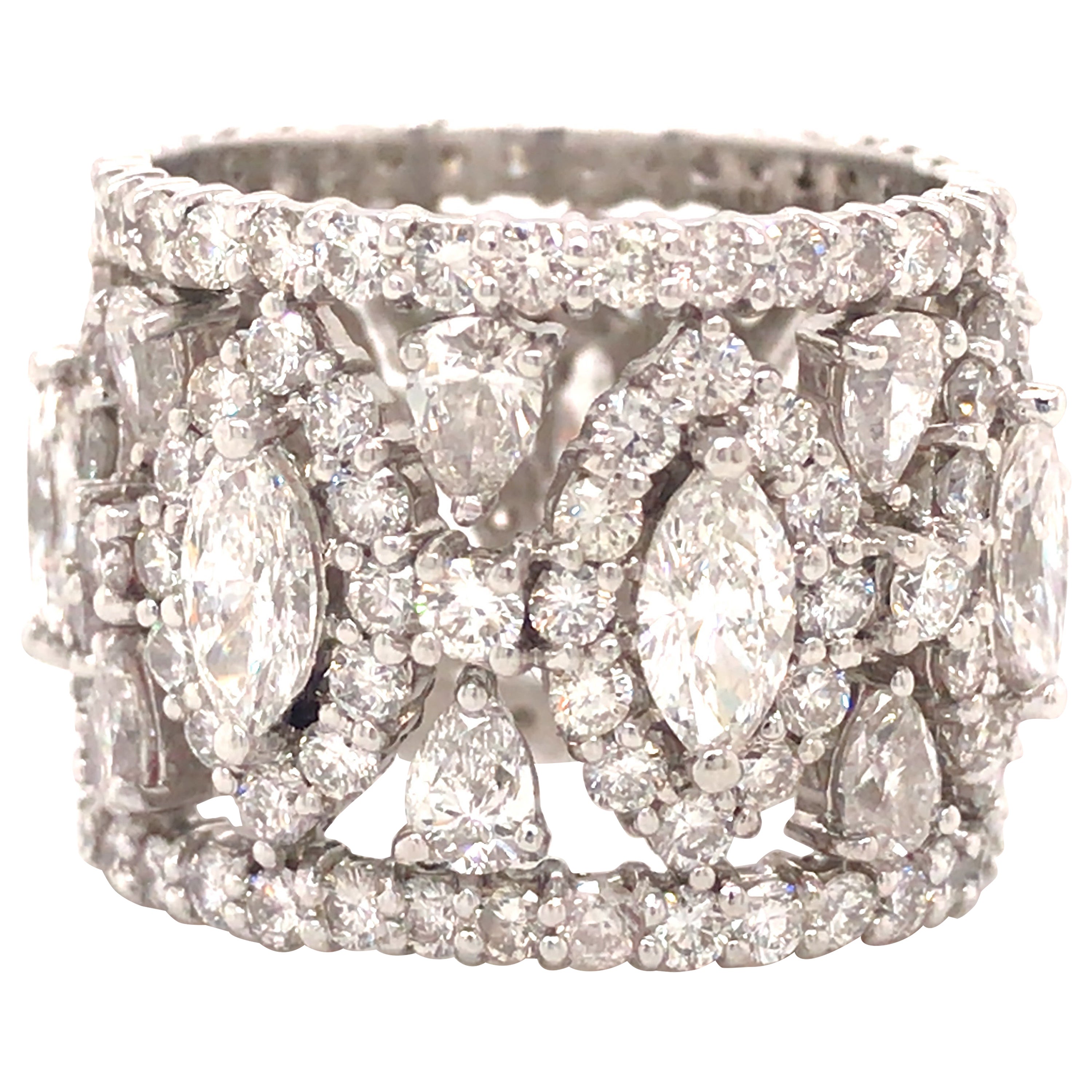 Platin Fancy Shape Diamond Breites Ewigkeitsring im Angebot