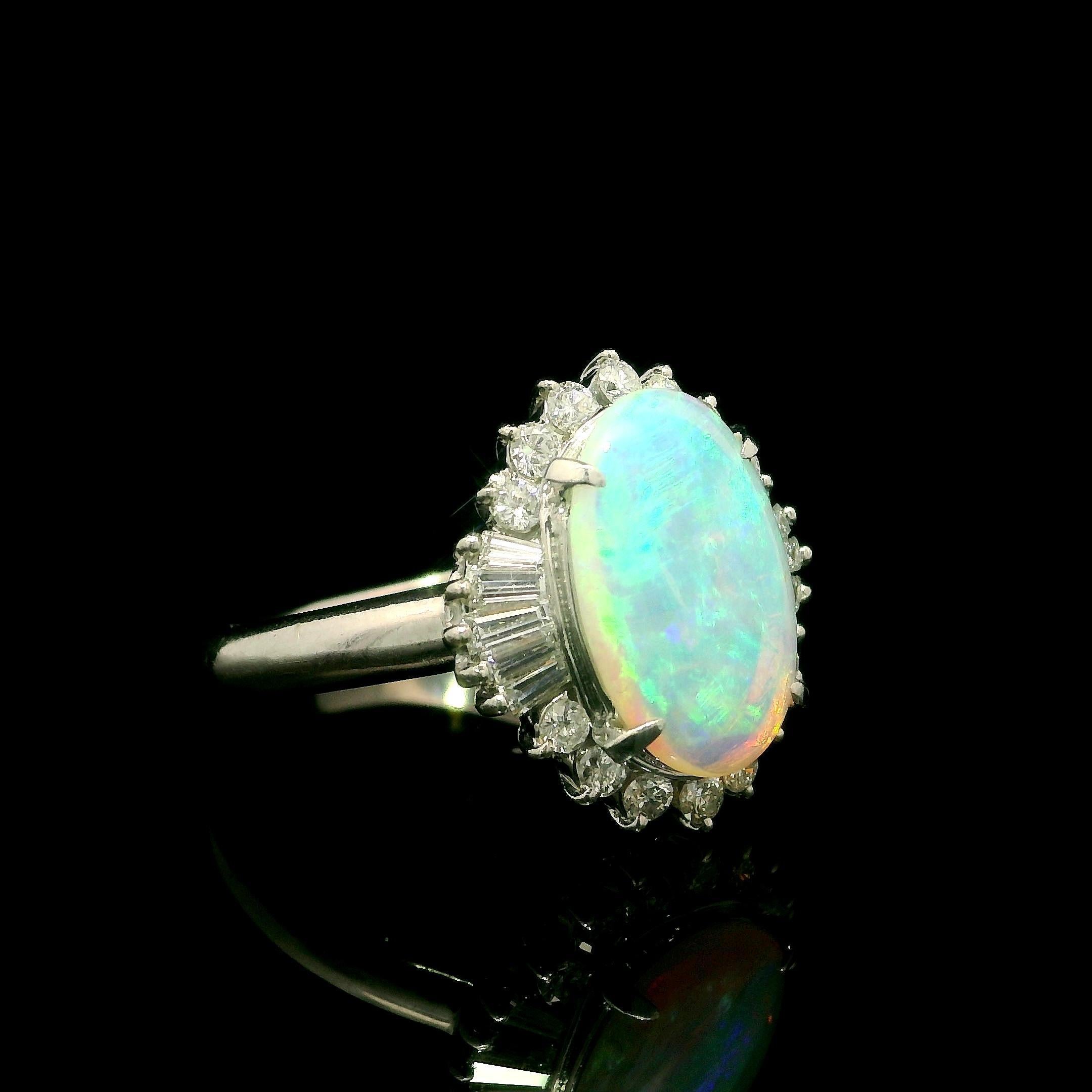 Anello cocktail in platino con opale australiano ovale cabochon e diamante a raggiera in vendita 9